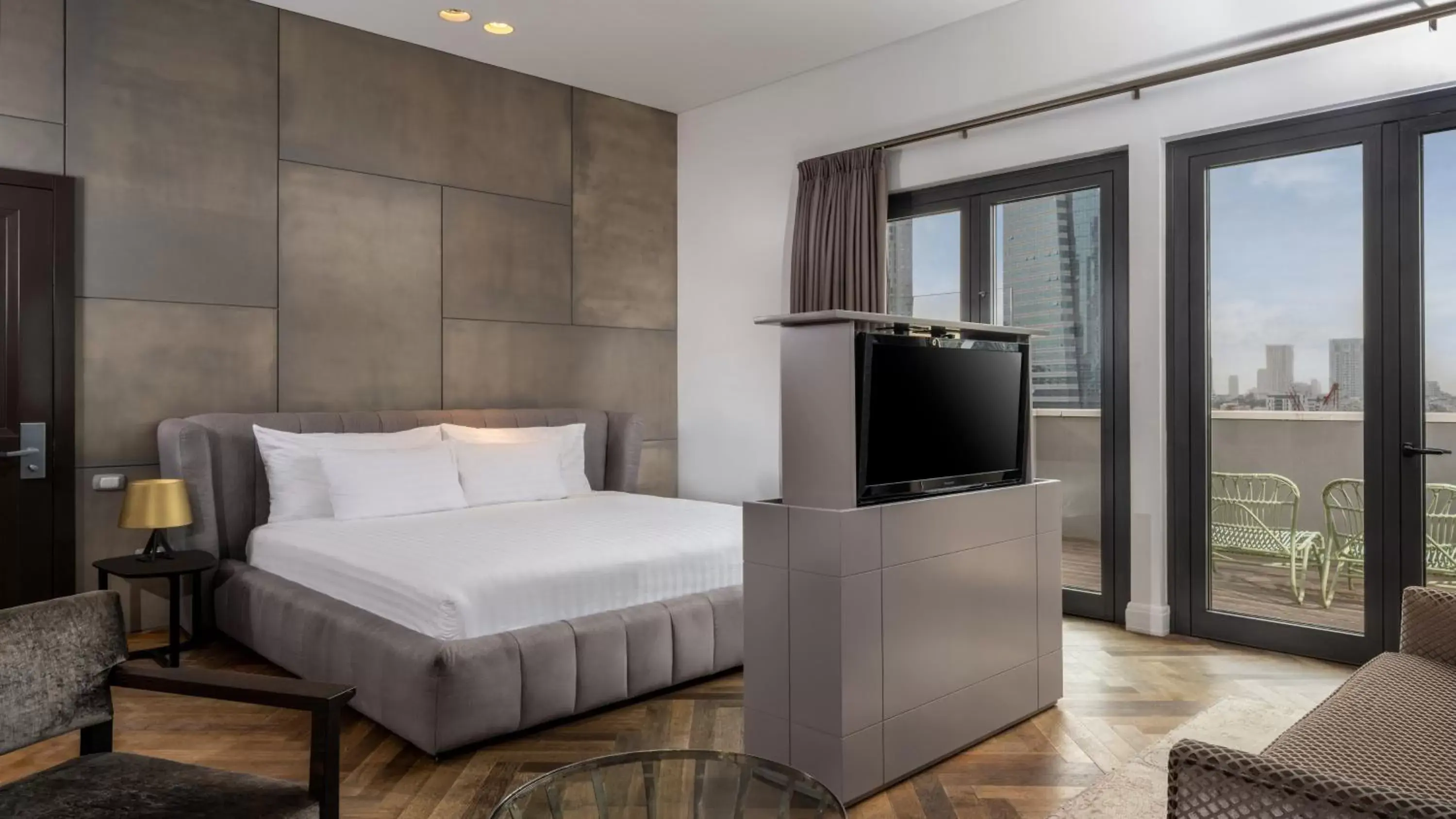 Photo of the whole room, Bed in Hotel Indigo Tel Aviv - Diamond District, an IHG Hotel