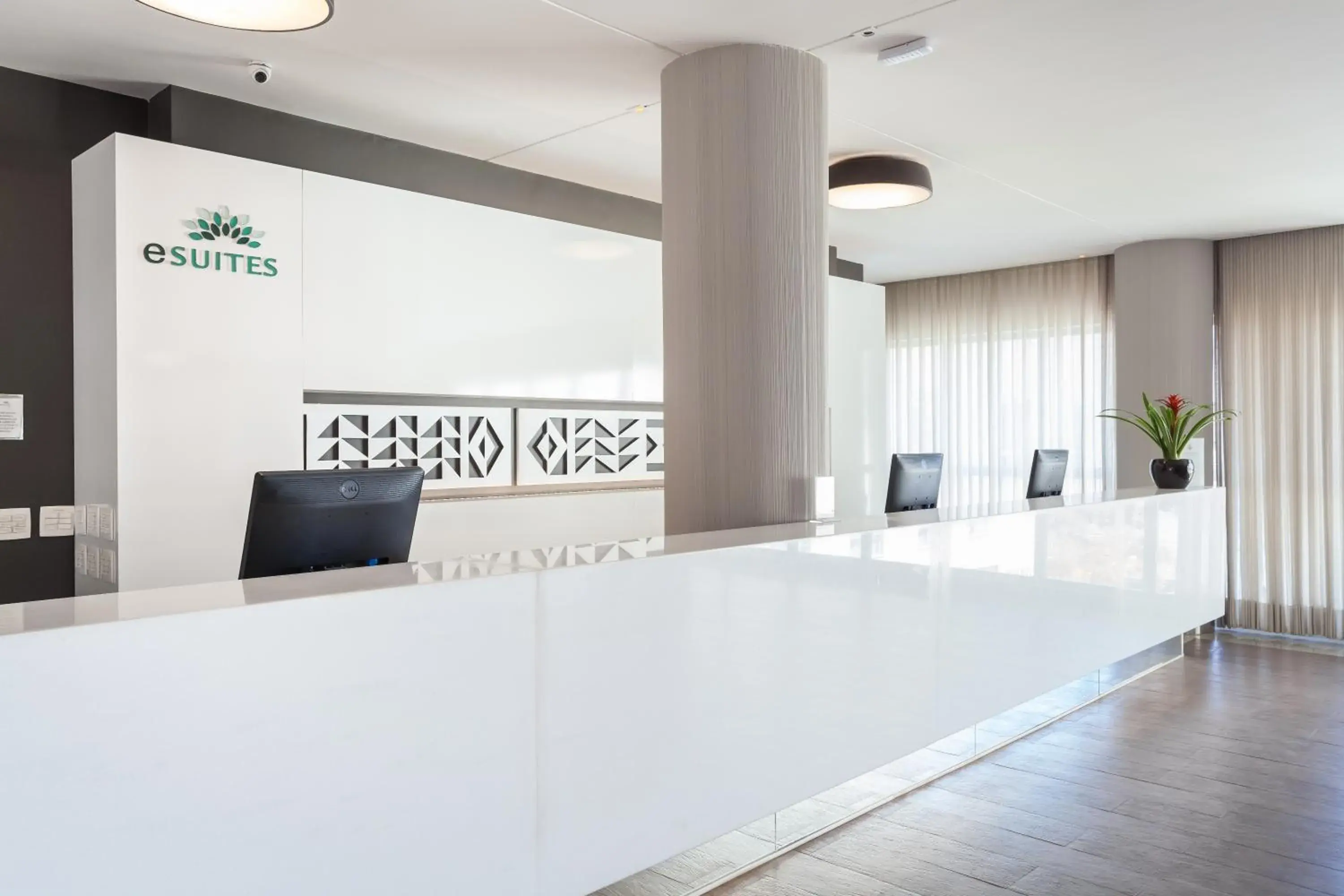 Logo/Certificate/Sign, Lobby/Reception in eSuites Spa Lagoa Santa