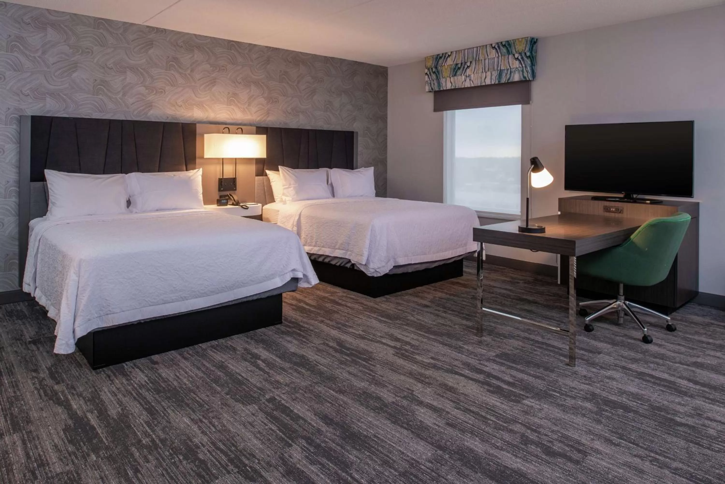 Bedroom, Bed in Hampton Inn & Suites Winston-Salem Downtown