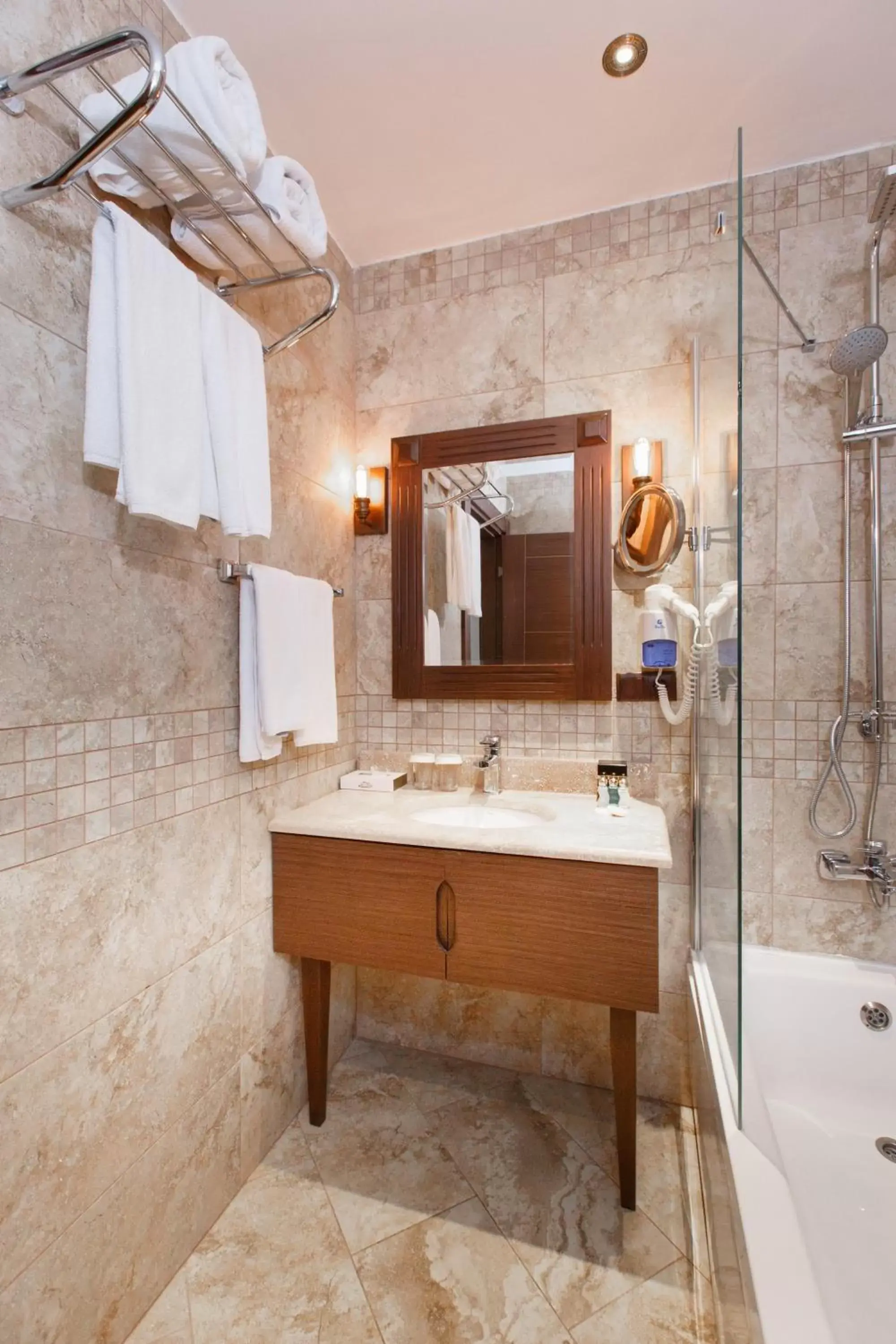 Bathroom in Sera Lake Resort Hotel Spa & Aparts Bathroom in Sera Lake Resort Hotel Spa & Aparts