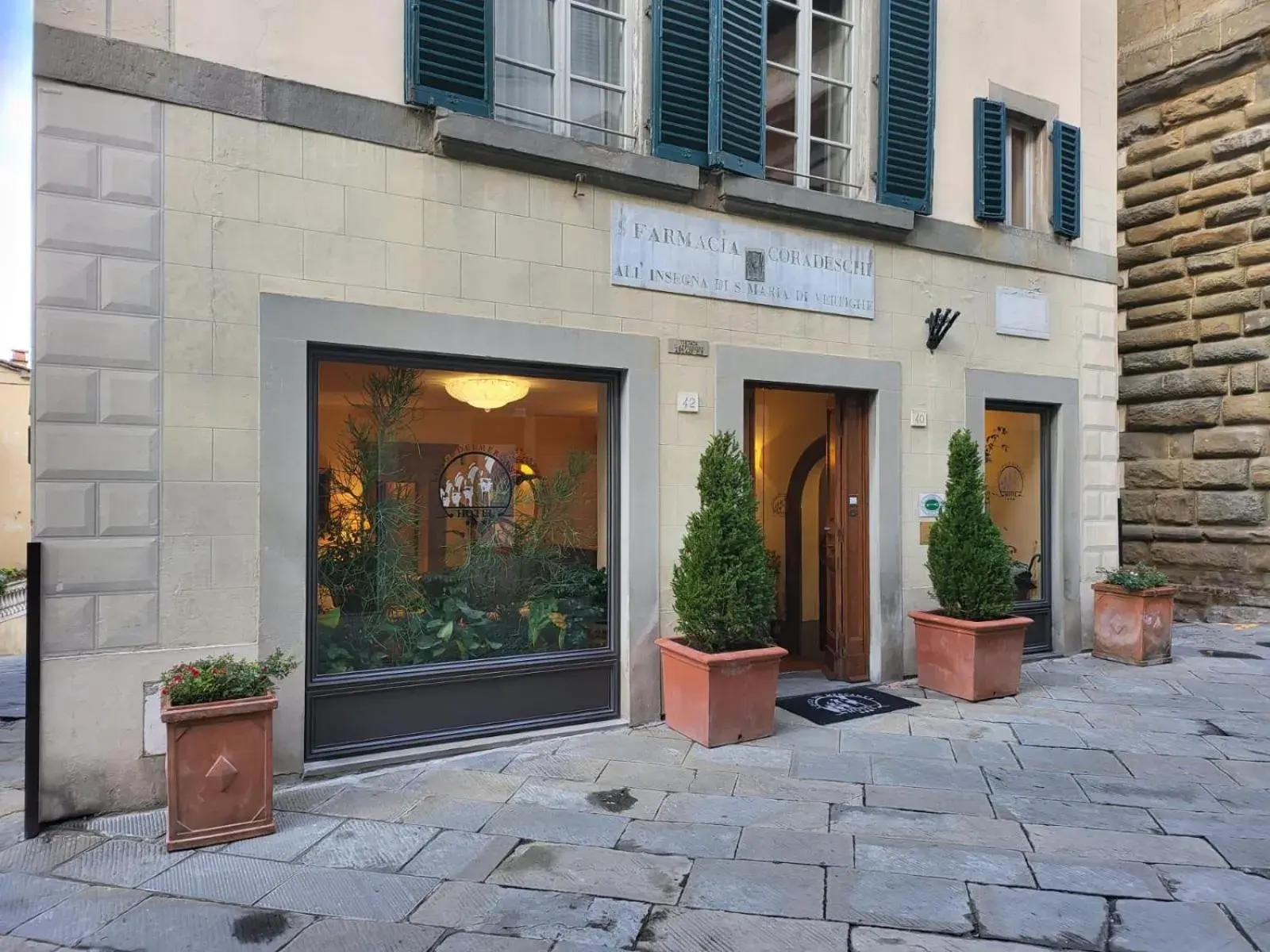 Facade/entrance in Hotel Logge Dei Mercanti