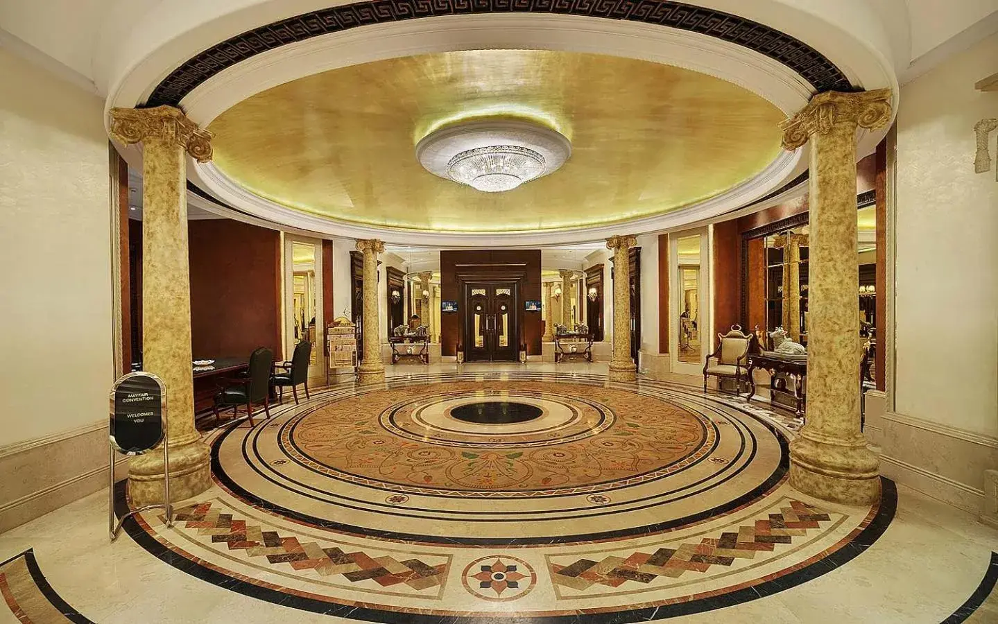 Lobby or reception in Mayfair Convention