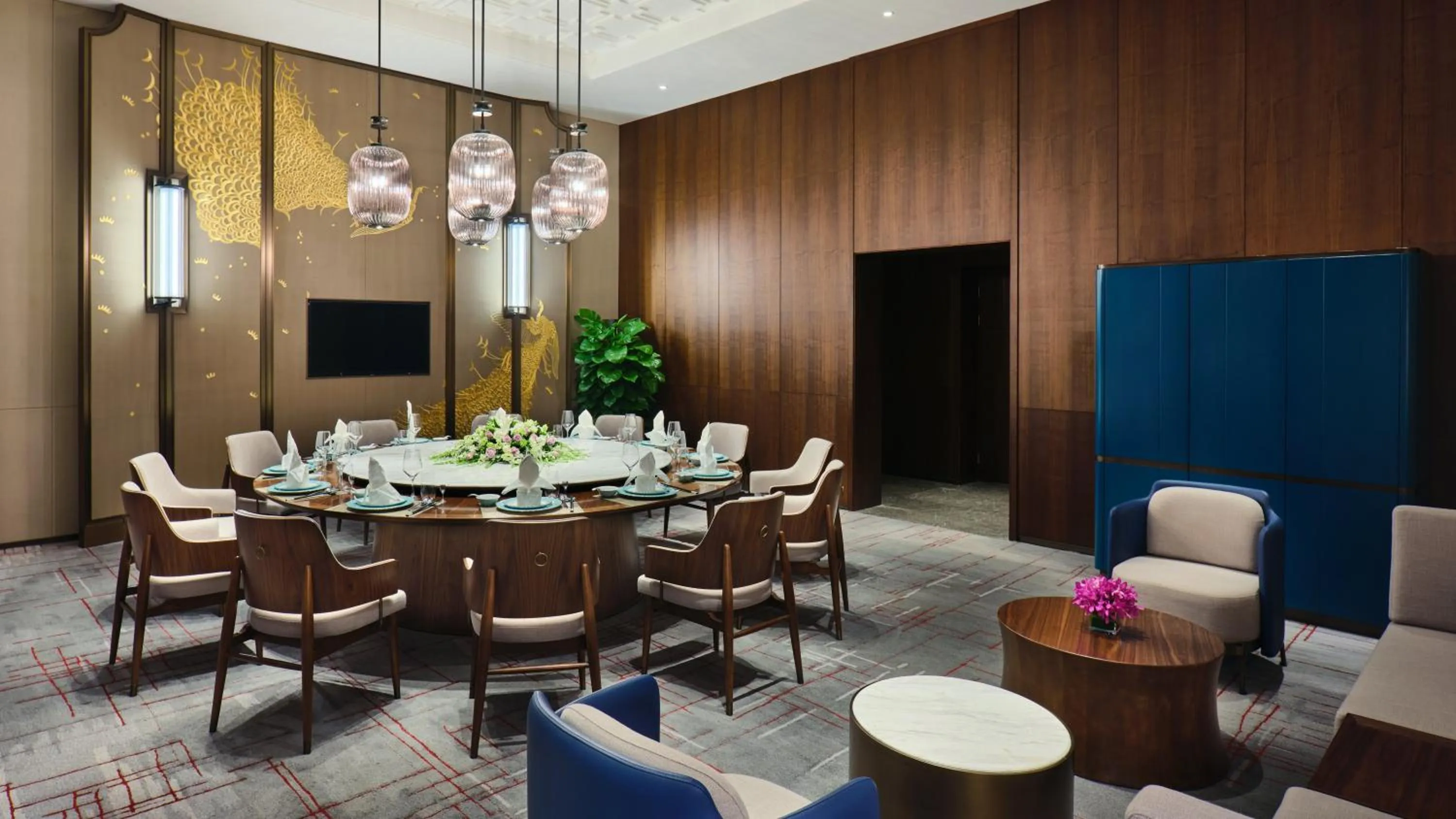 Restaurant/places to eat in Crowne Plaza Wuhan Development Zone by IHG