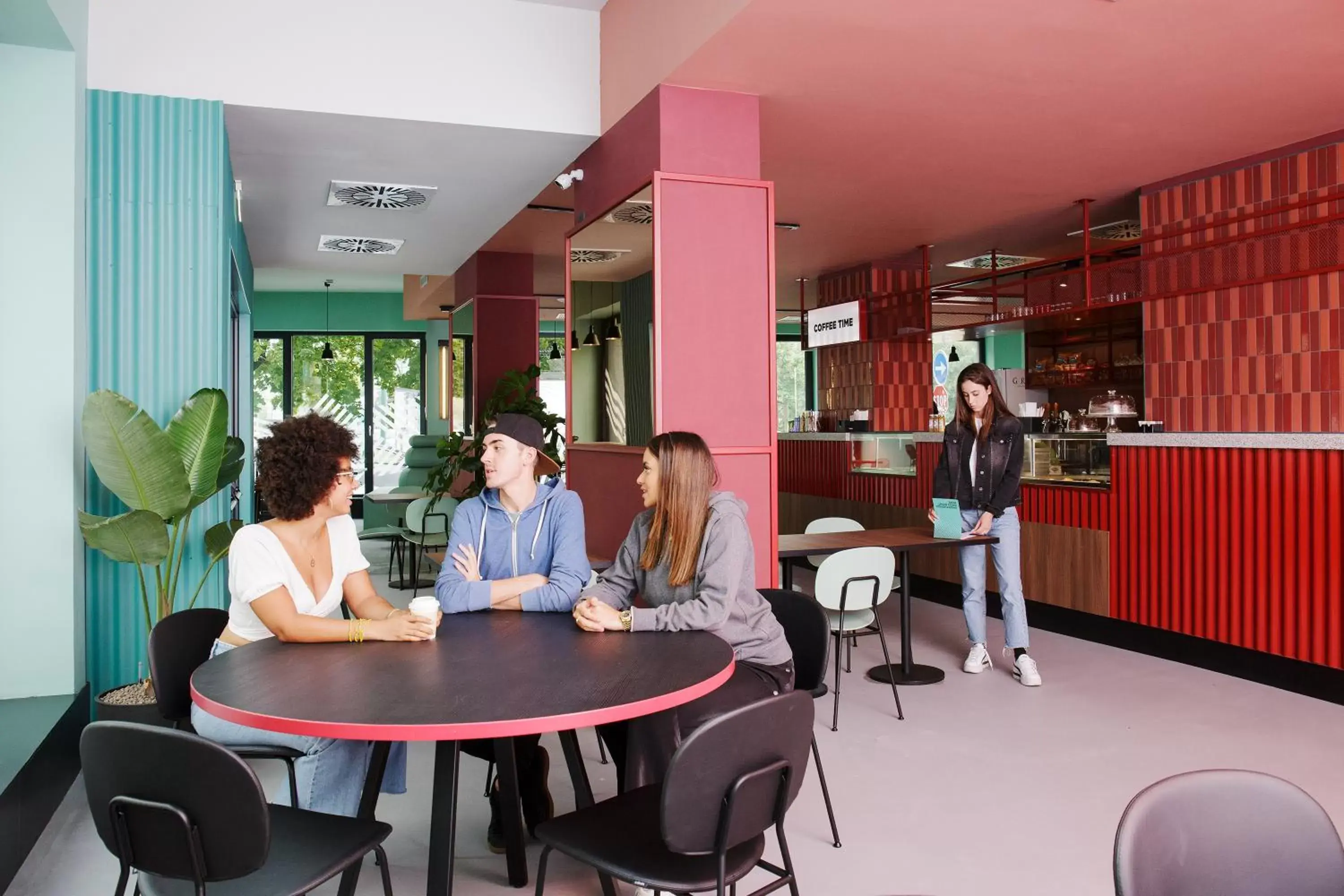 Lounge or bar, Restaurant/Places to Eat in CX Turin Regina Student&Explorer Place