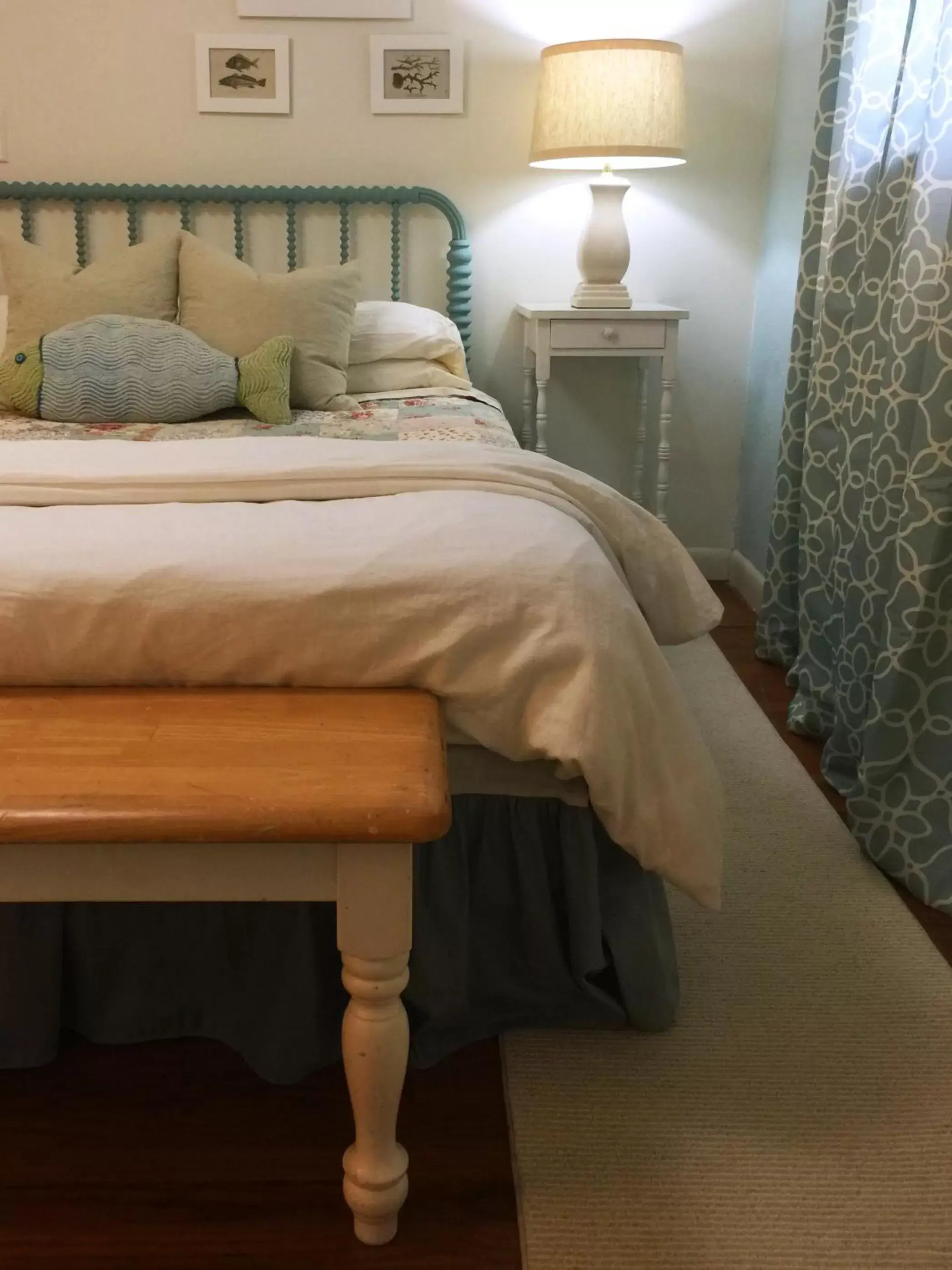 Photo of the whole room, Bed in Frederick William House