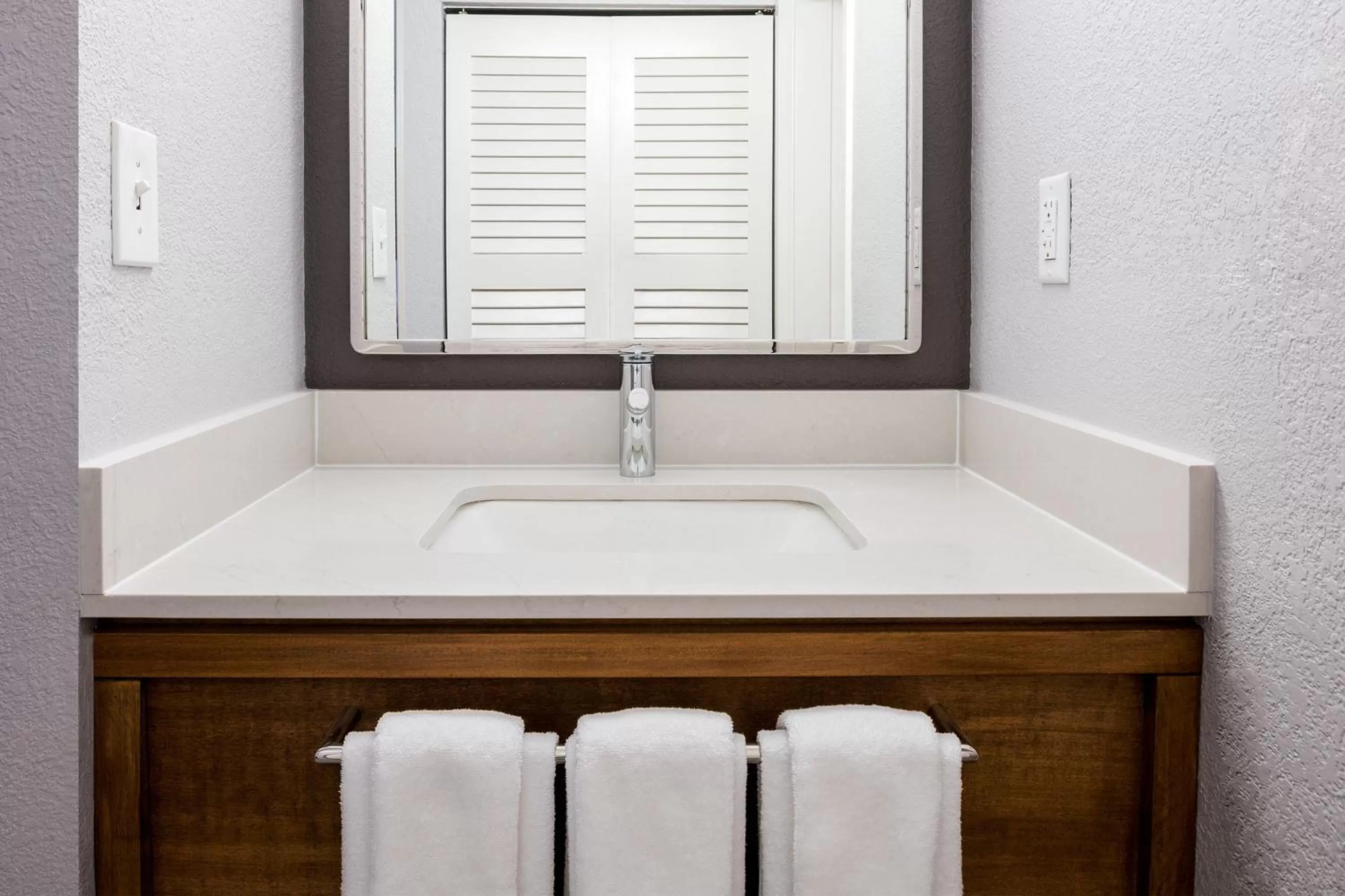 Bathroom in Courtyard by Marriott Charlotte Ballantyne