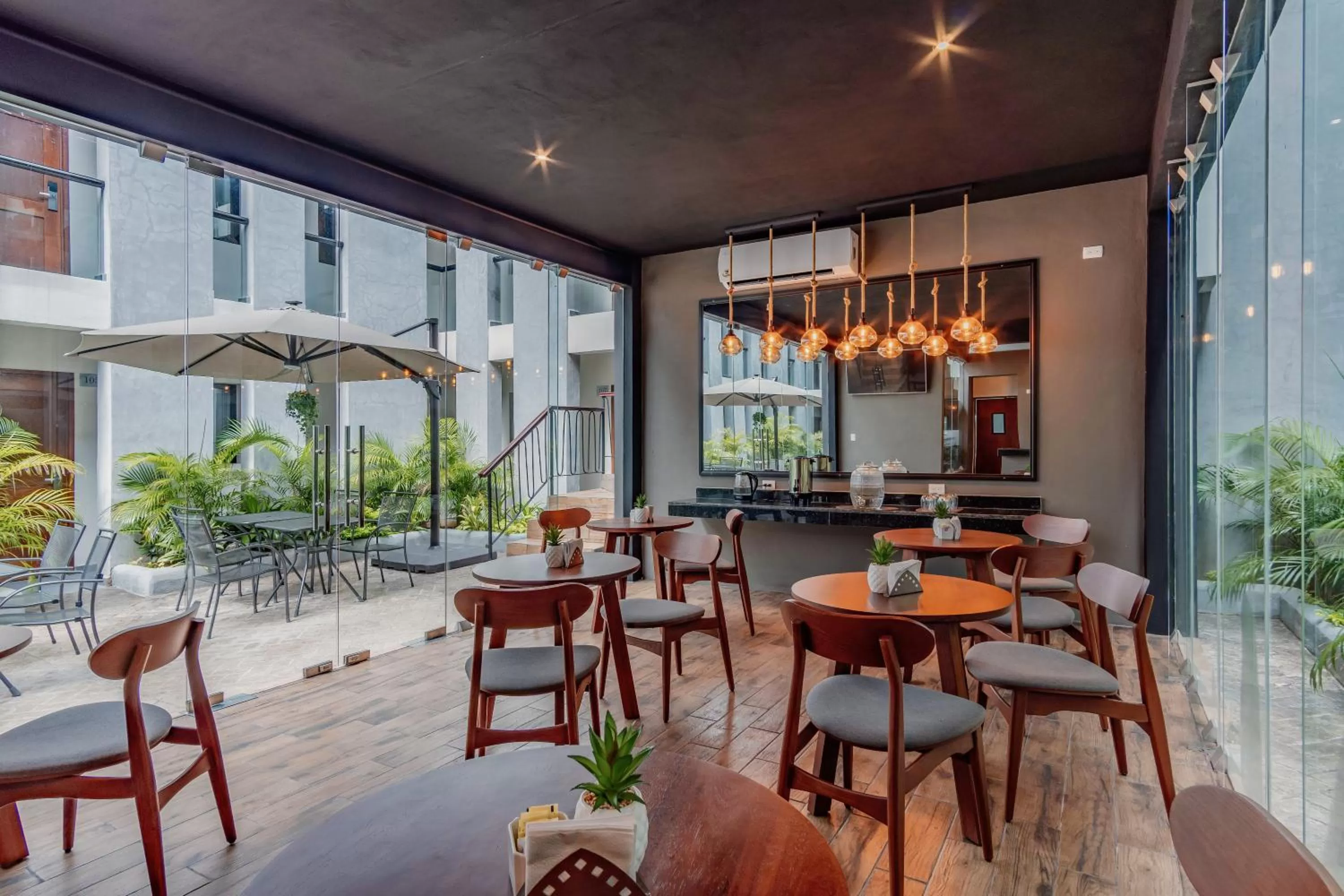 Restaurant/places to eat in Youssef Exceptionnel Merida