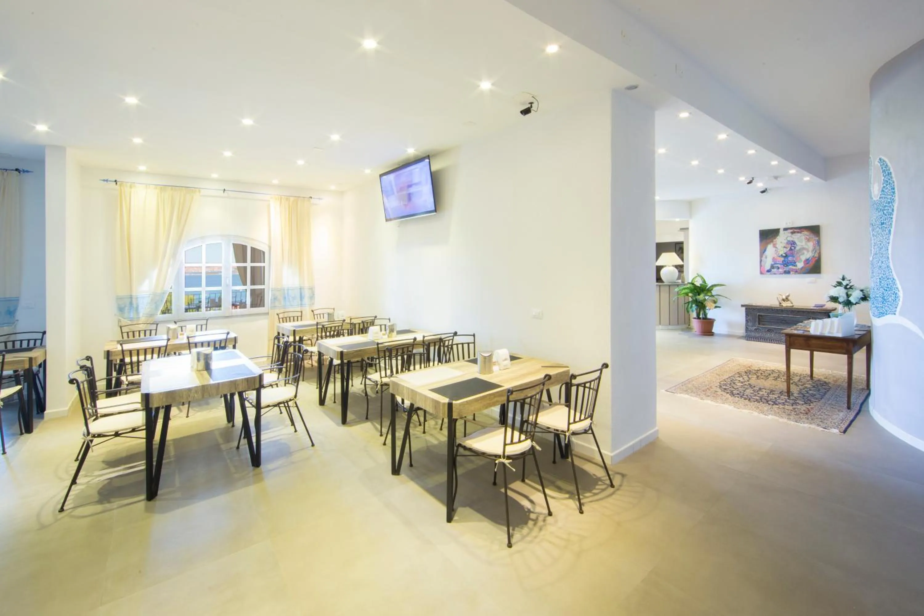 Communal lounge/ TV room in Grand Hotel Palau