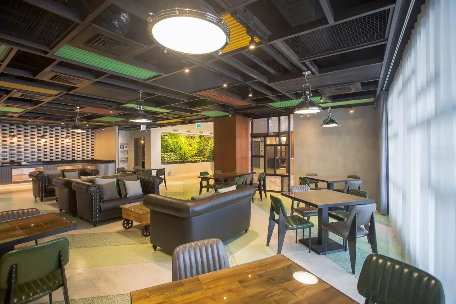 Lounge or bar in Green World Triple Beds Lounge or bar in Green World Triple Beds