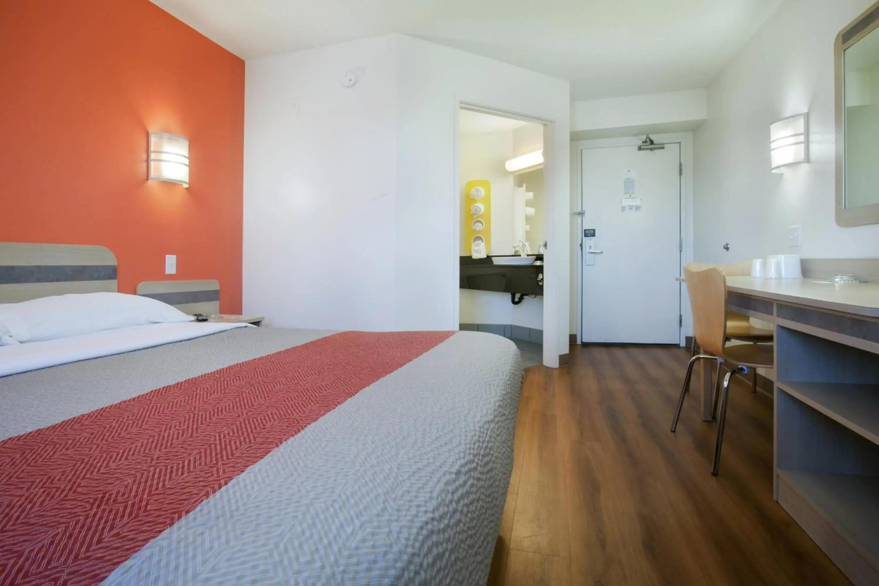 Bedroom, Bed in Motel 6-Brooklyn Center, MN - Minneapolis Bedroom, Bed in Motel 6-Brooklyn Center, MN - Minneapolis