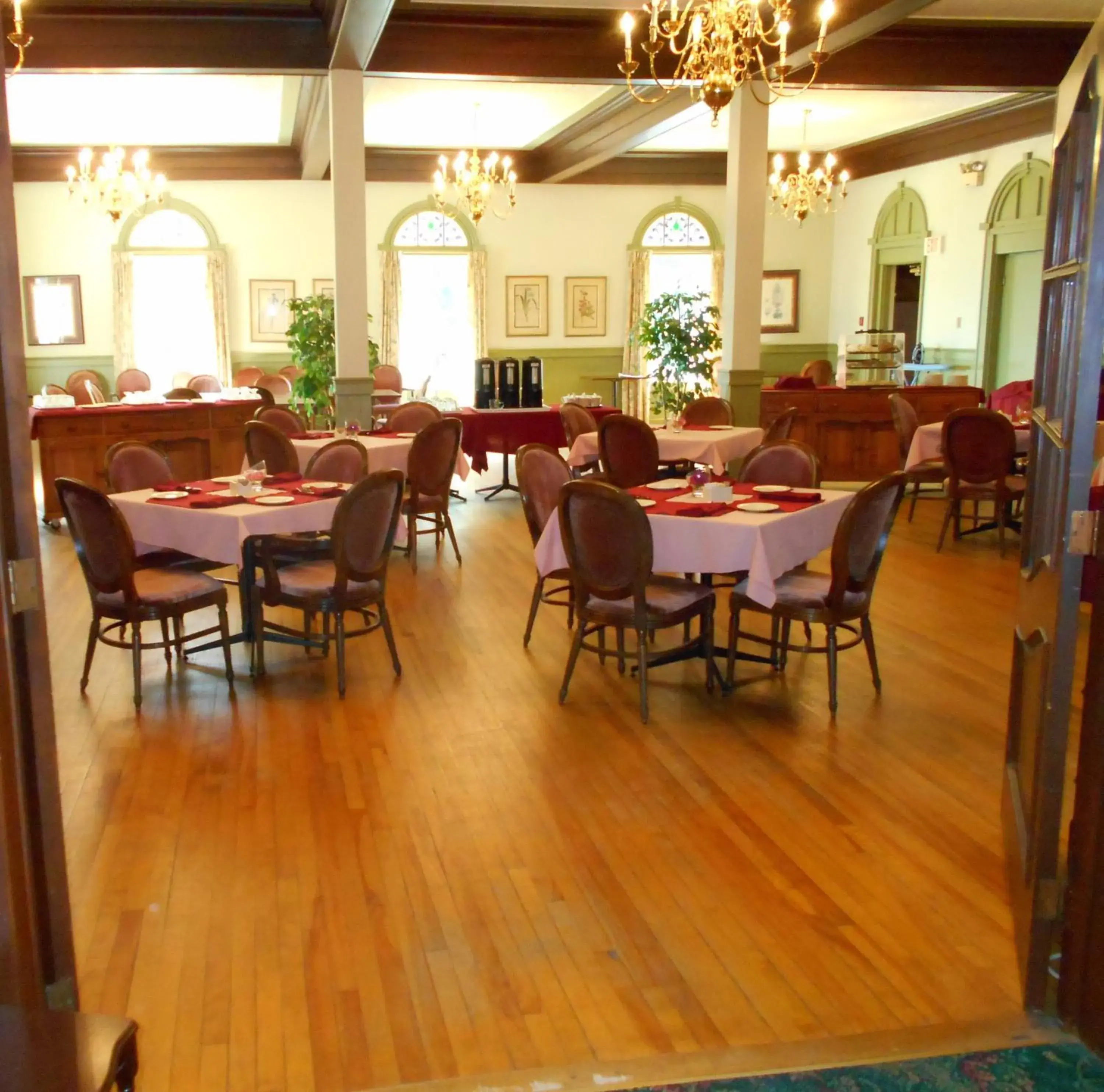 Continental breakfast, Restaurant/Places to Eat in Braeside Country Inn