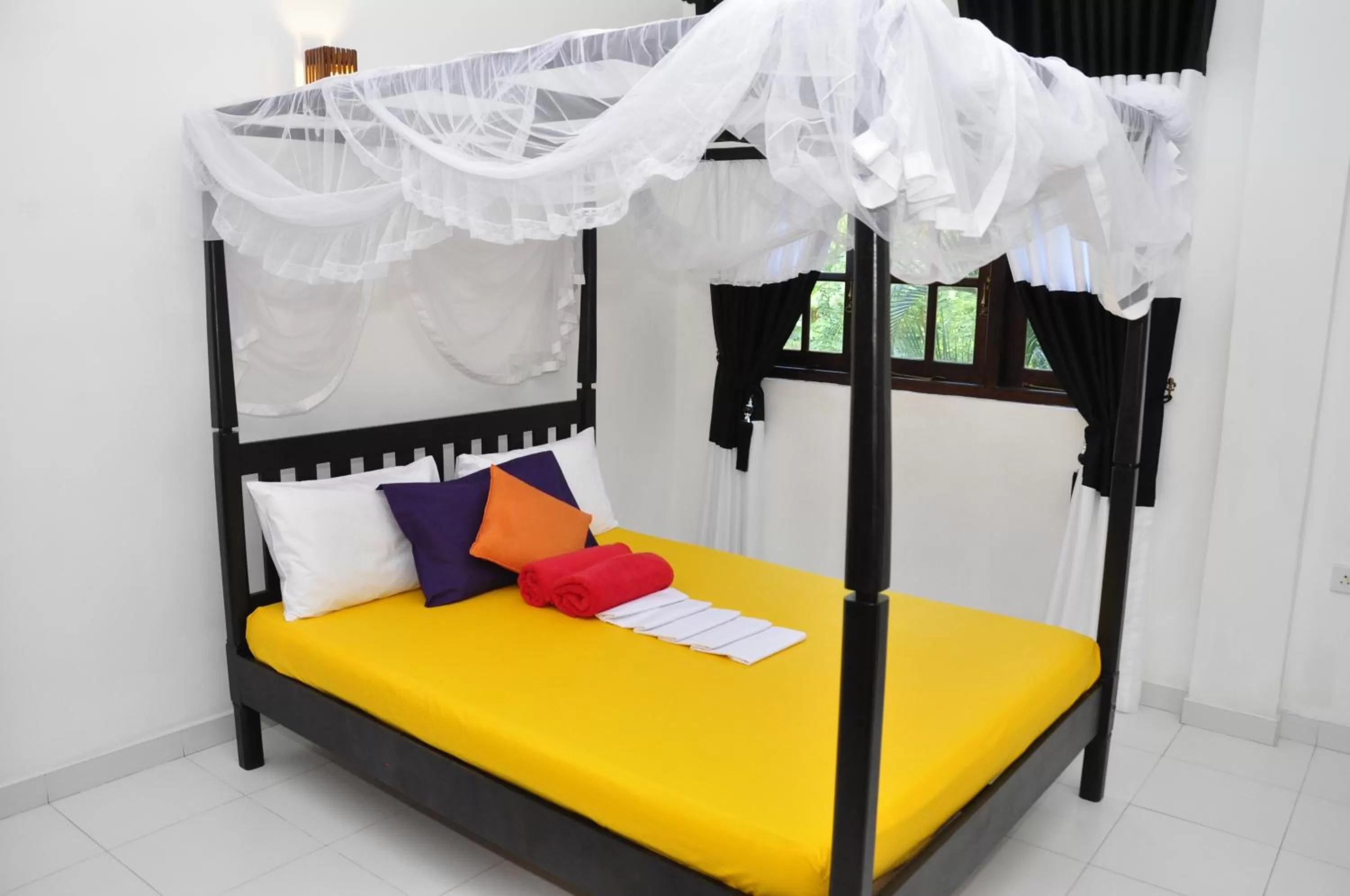 Bed in Bon Accord Mirissa