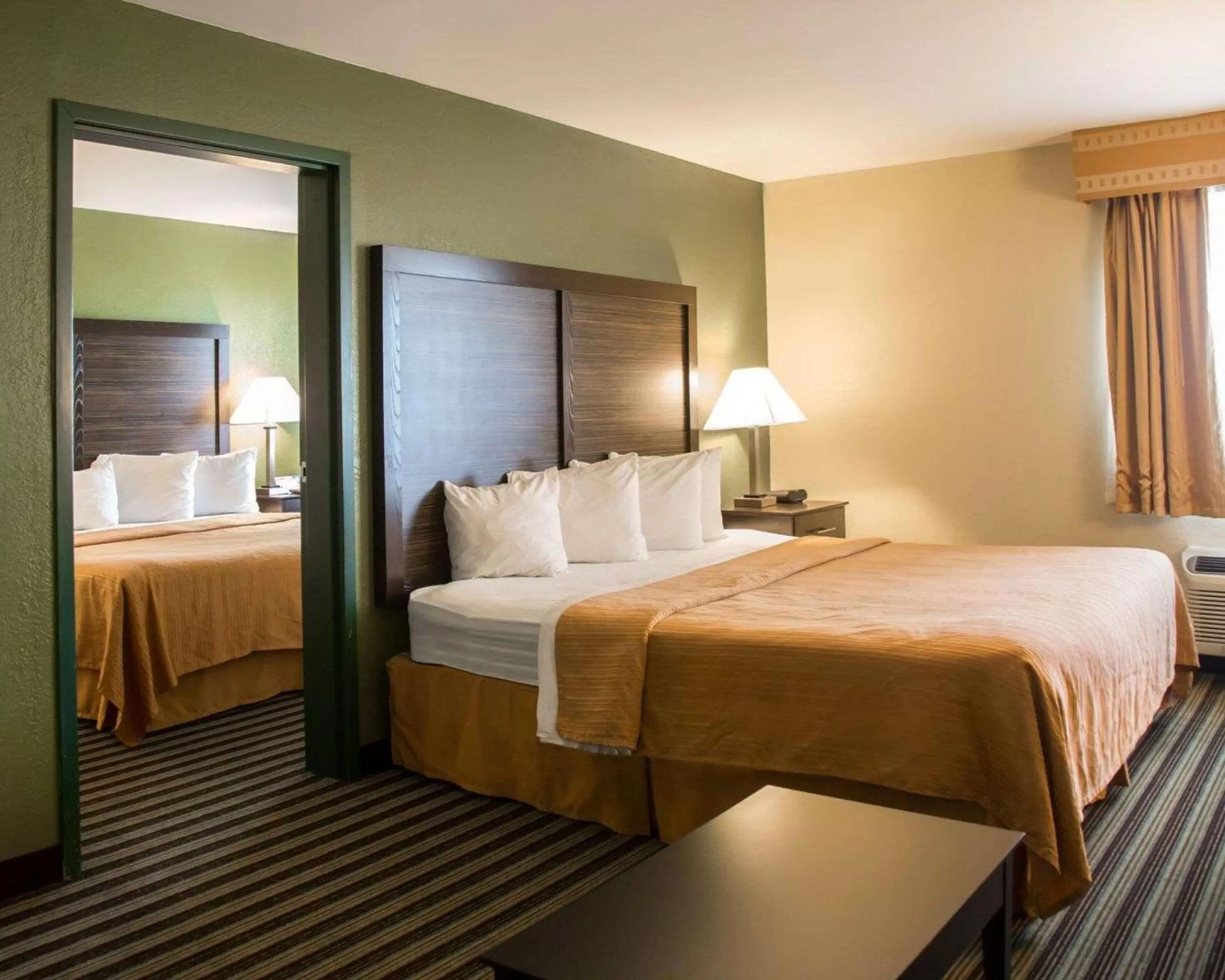 Photo of the whole room, Bed in Quality Inn & Suites Loves Park near Rockford