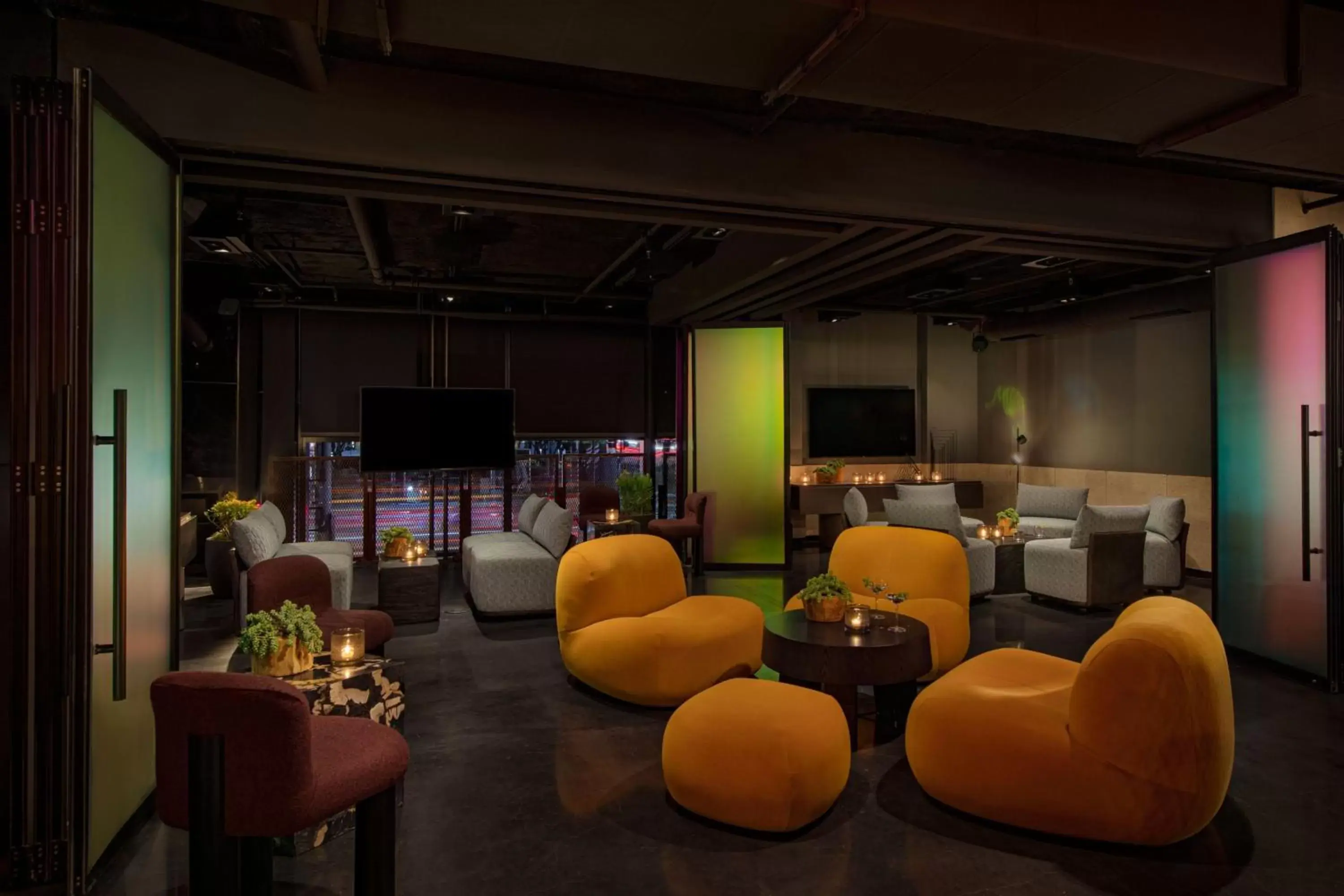 Meeting/conference room, Lounge/Bar in Moxy Downtown Los Angeles