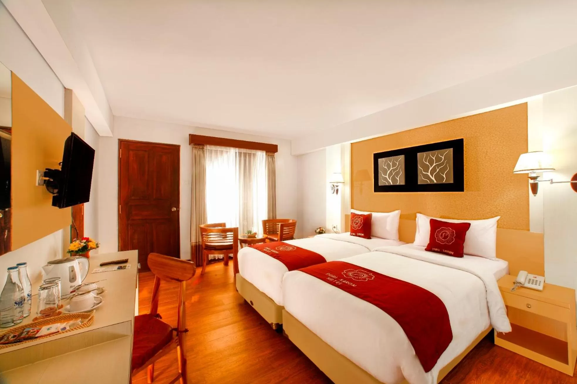 Bed in Puri Saron Hotel Baruna Beach Lovina