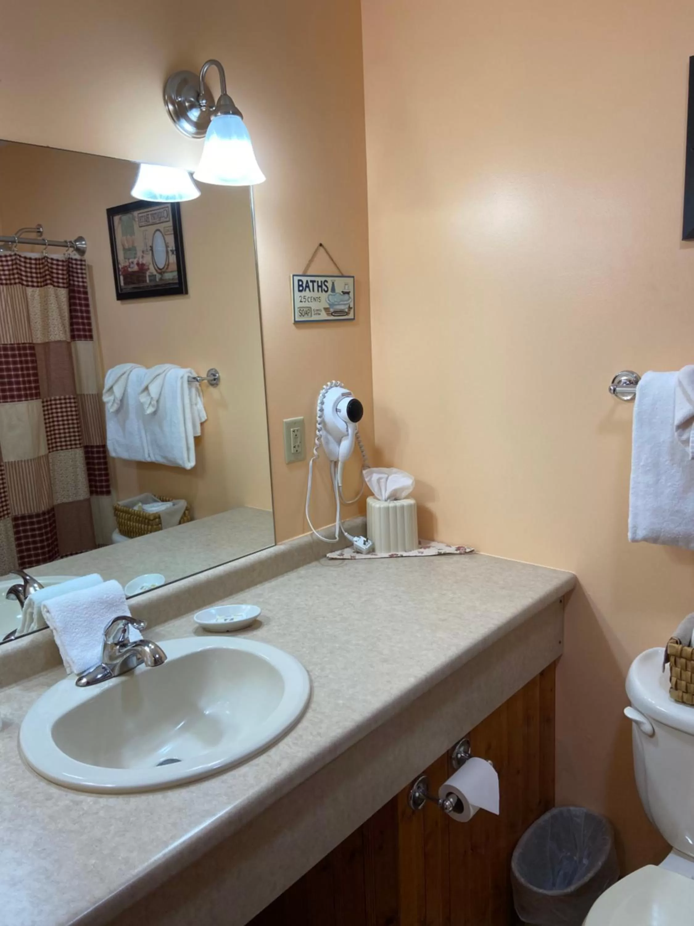 Bathroom in The Garrett Inn