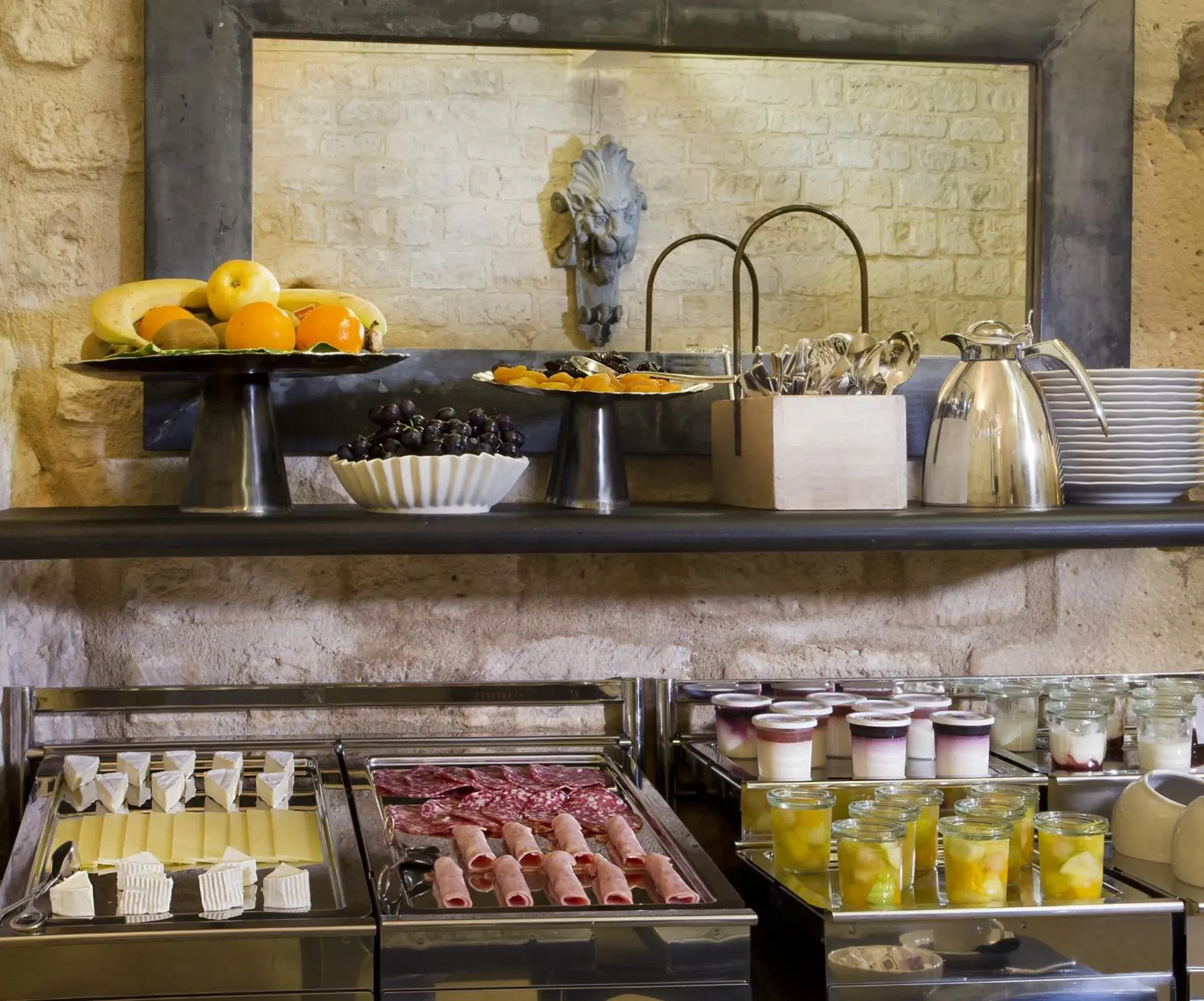 Buffet breakfast, Food in Hôtel des Ducs D'Anjou