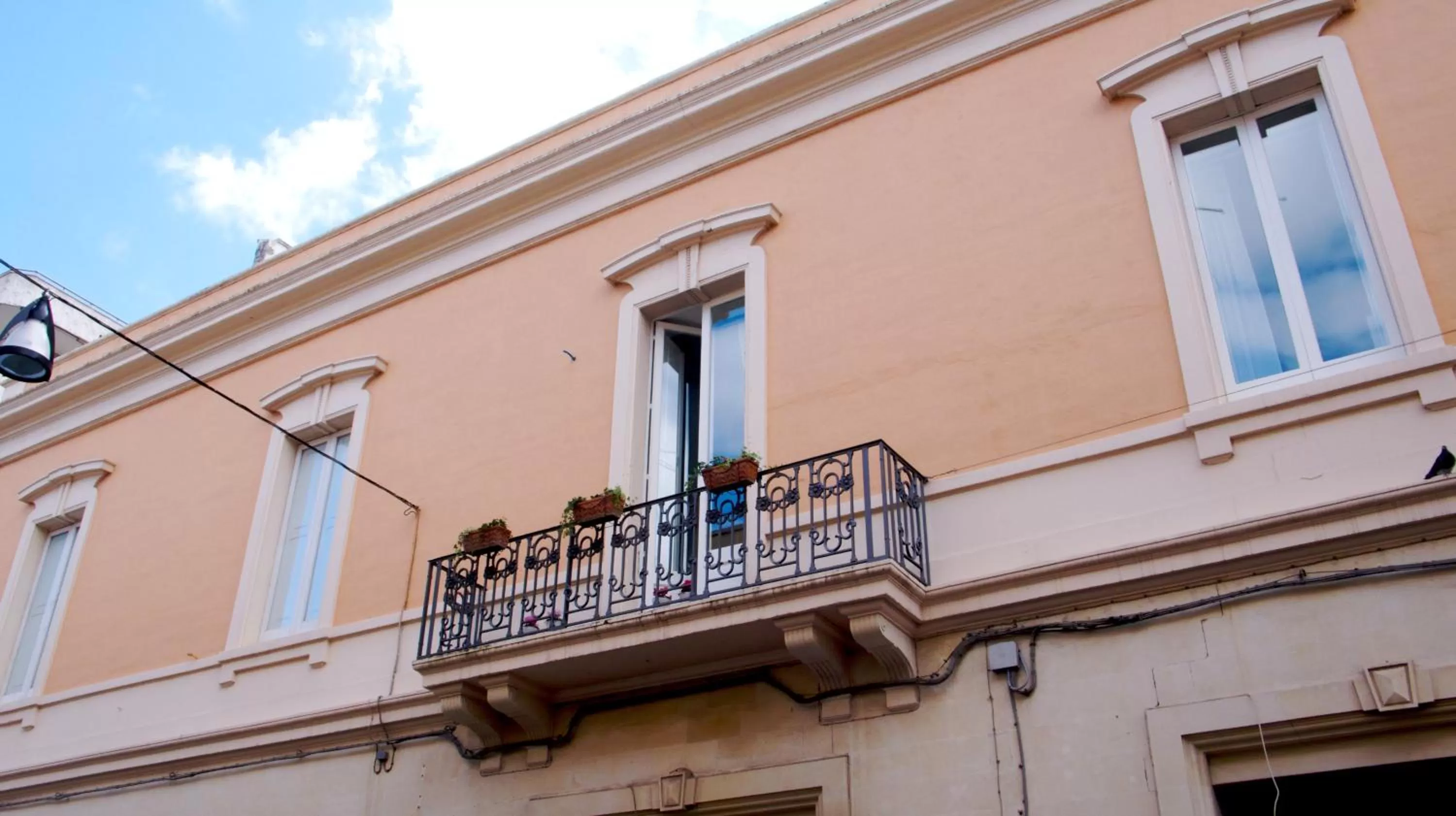 Property building in Casa di Lo Suites