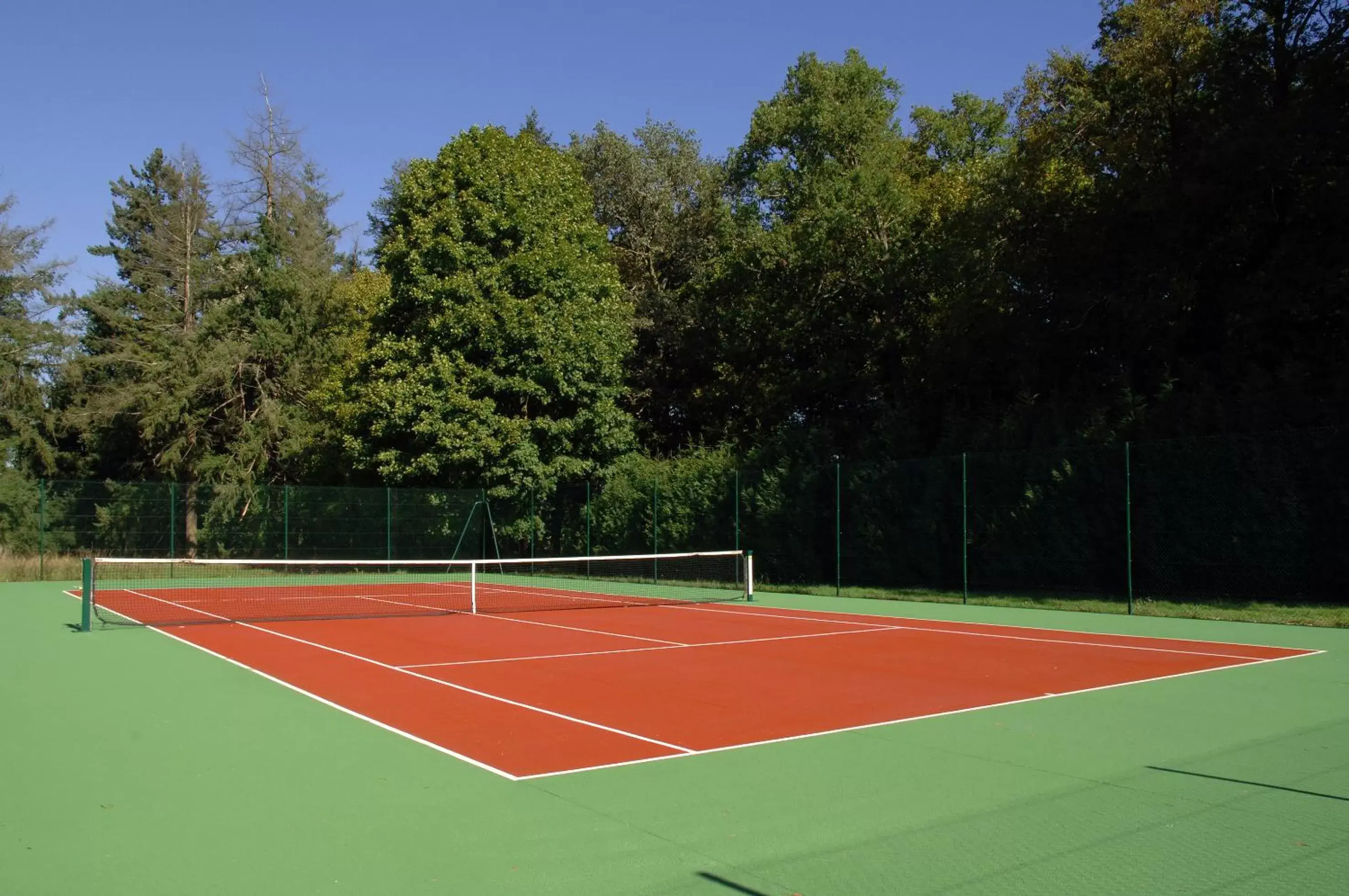 Tennis court, Tennis/Squash in Le Domaine des Roches, Hotel & Spa