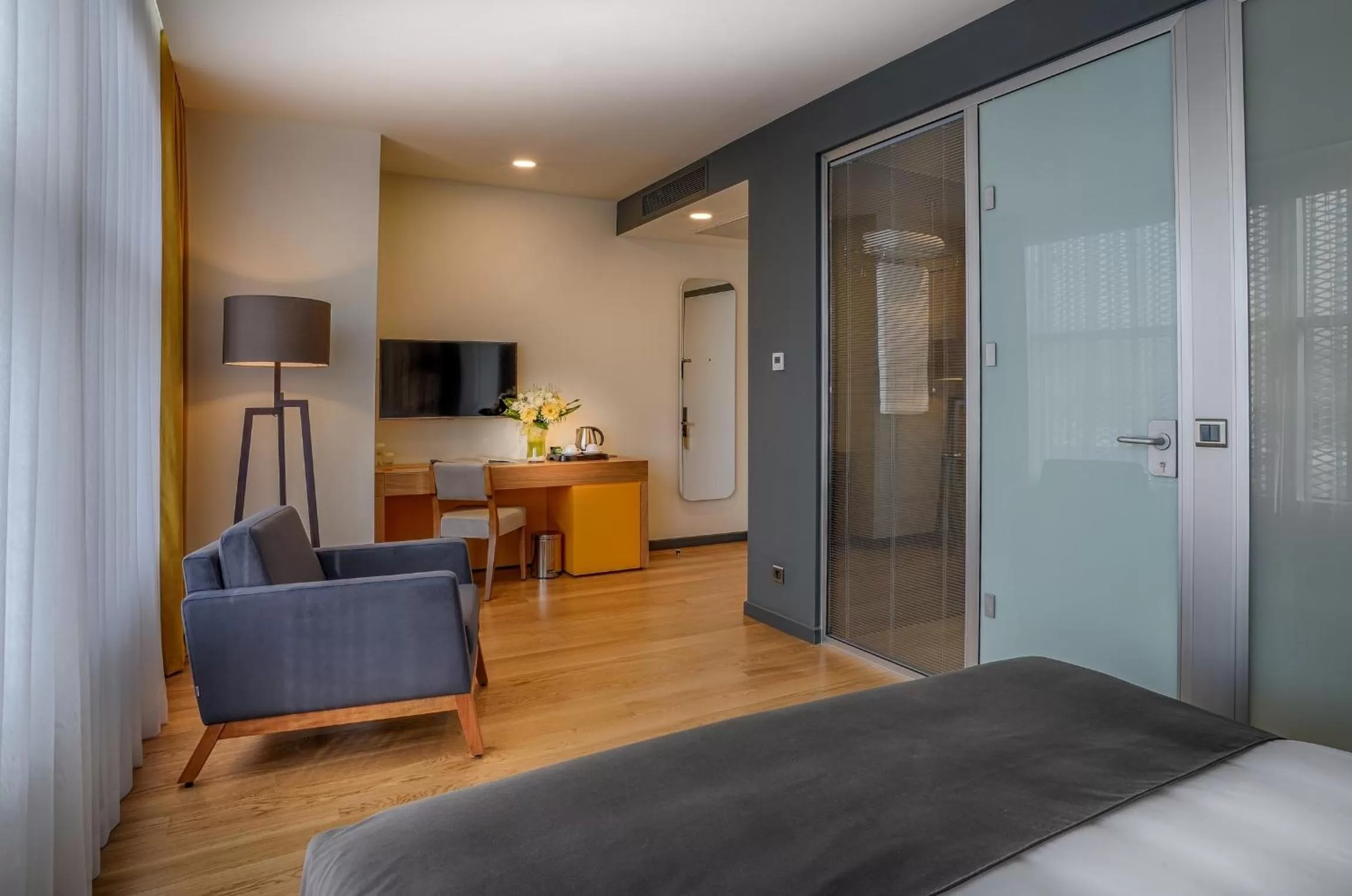 Shower, Bed in TAV Airport Hotel Izmir