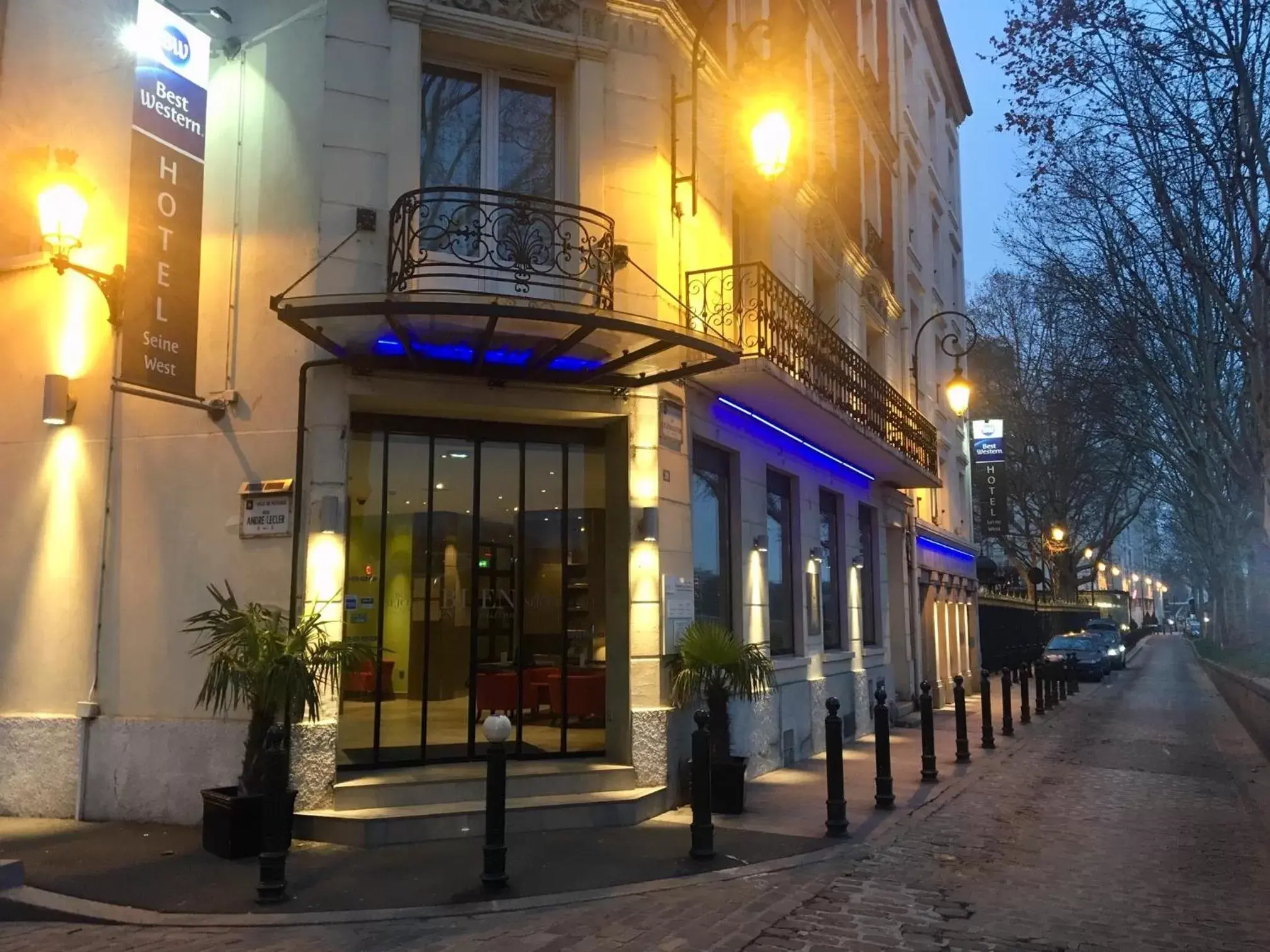 Facade/entrance in Best Western Seine West Hotel