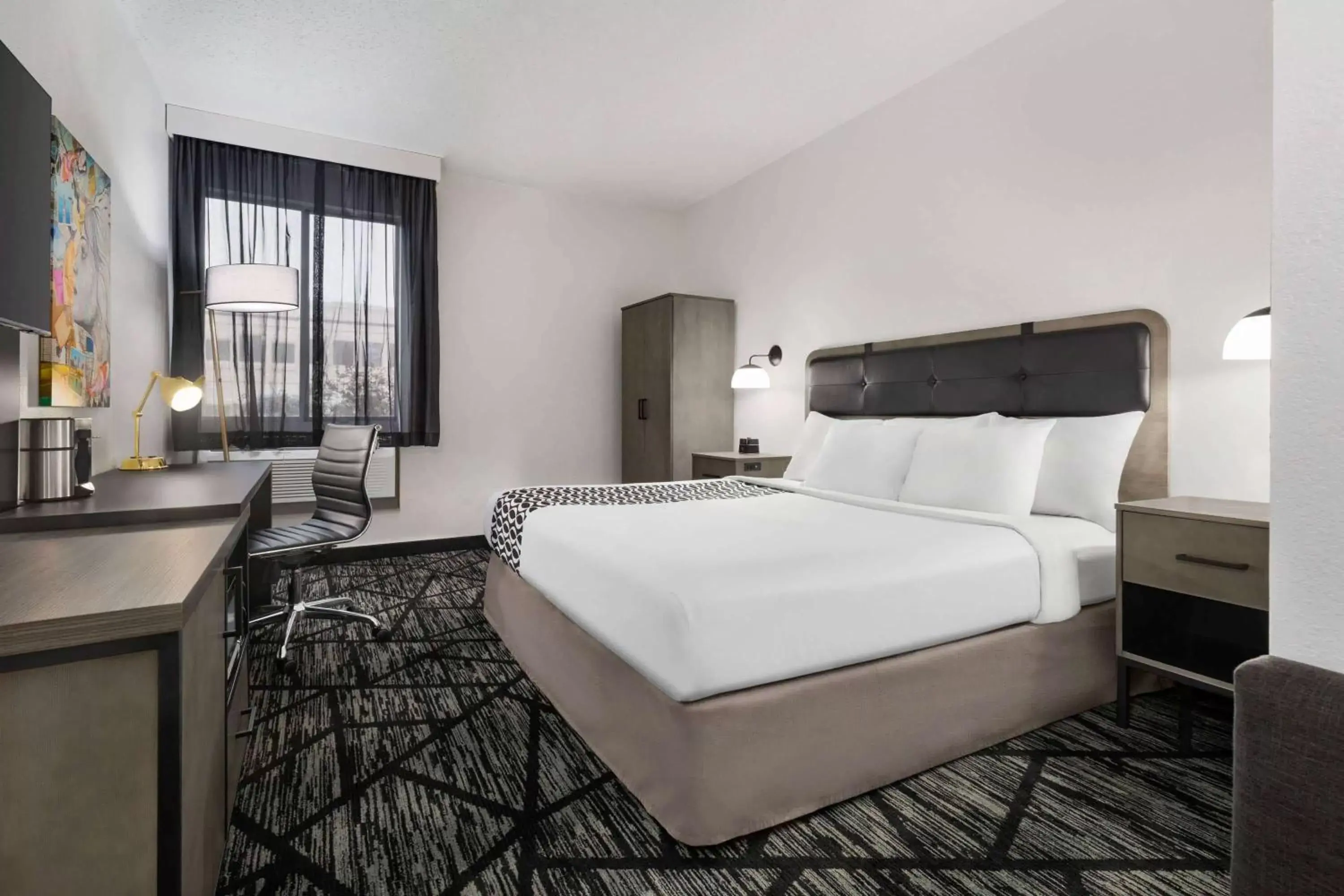 Photo of the whole room, Bed in La Quinta by Wyndham Cleveland Airport West