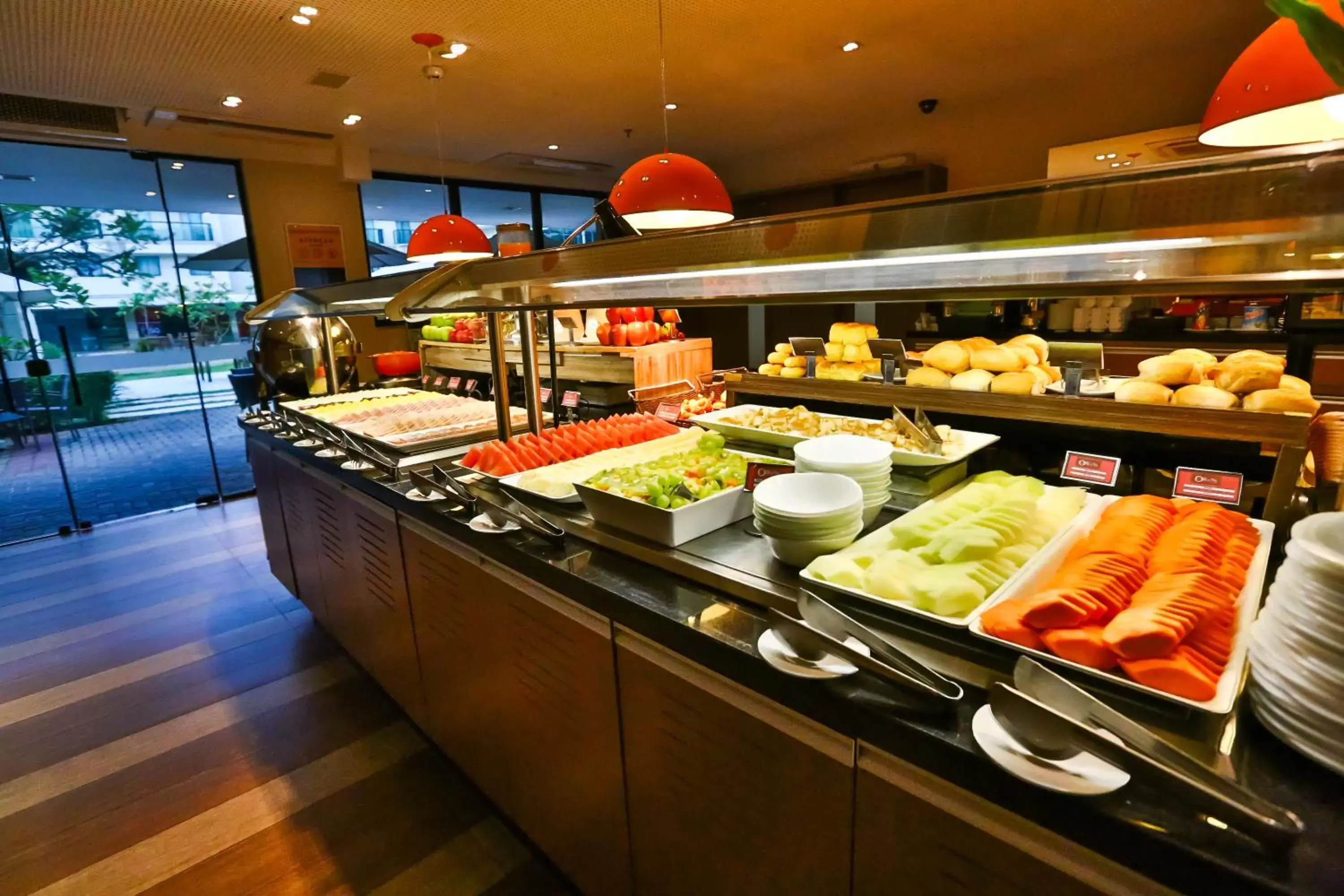 Buffet breakfast in Quality Hotel & Suites Brasília