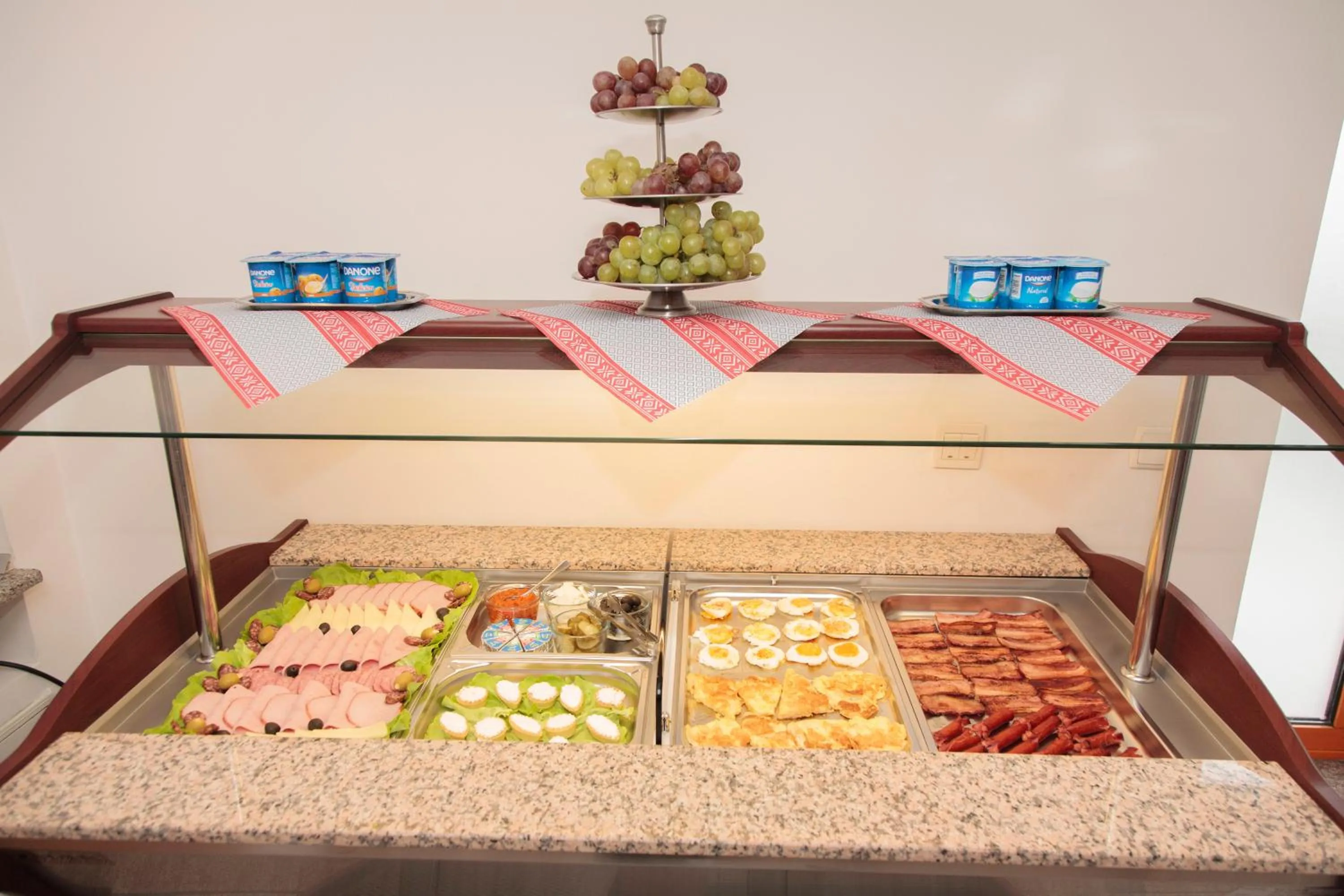 Buffet breakfast in Plus Hotel