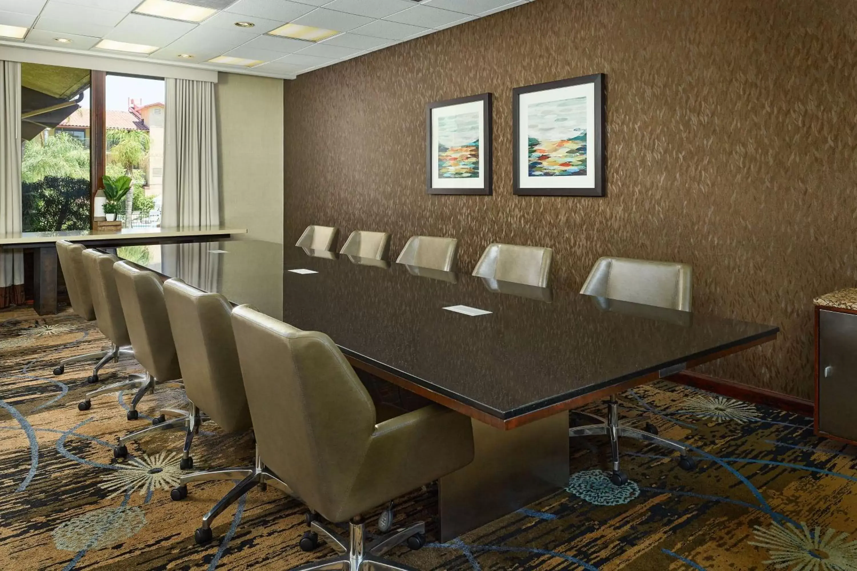 Meeting/conference room in DoubleTree by Hilton Ontario Airport