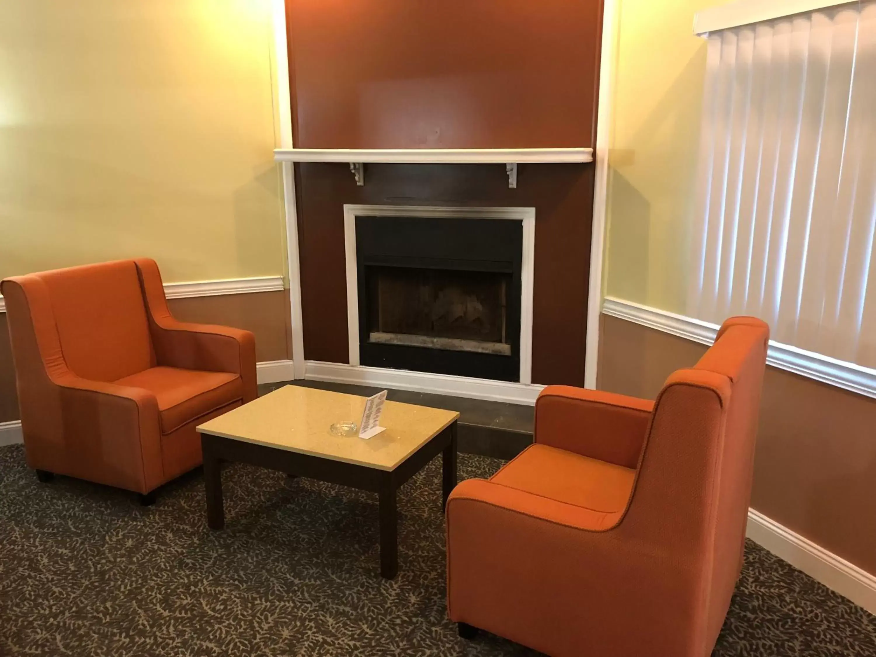 Seating Area in Inn of the Dove Cherry Hill - Philadelphia