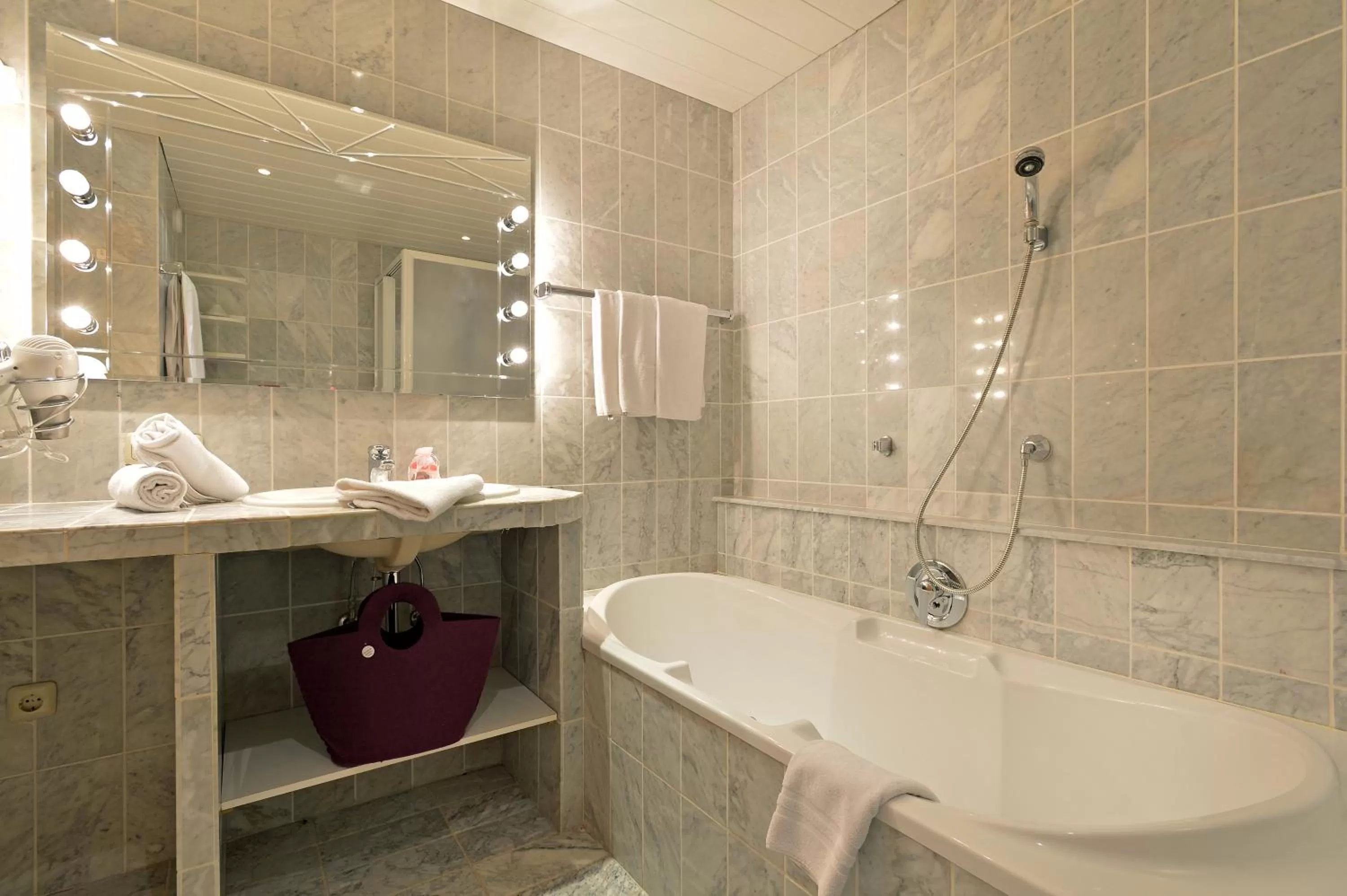 Shower in Apparthotel Tom Sojer