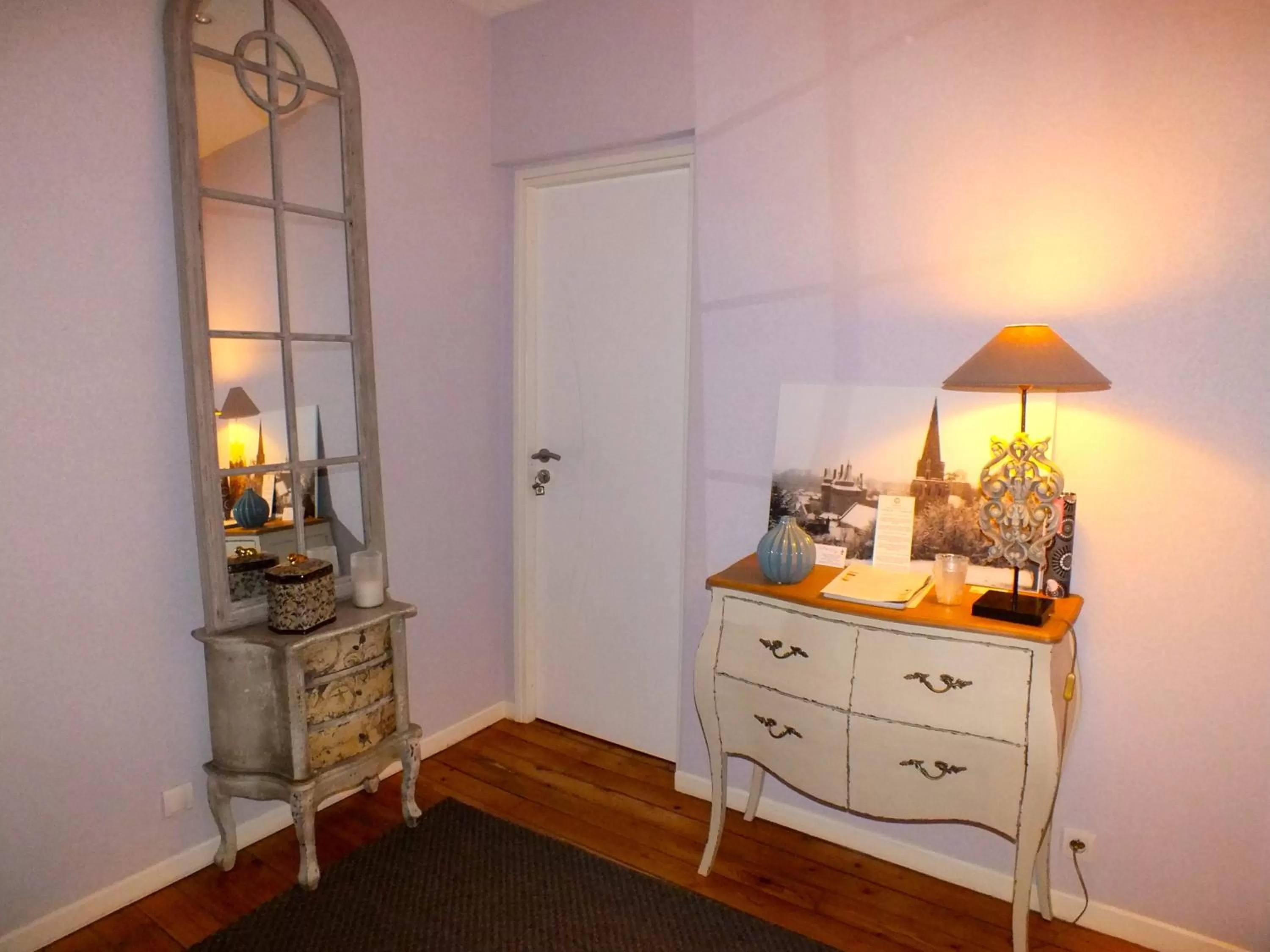 Lobby or reception in A la Fleur de Lys