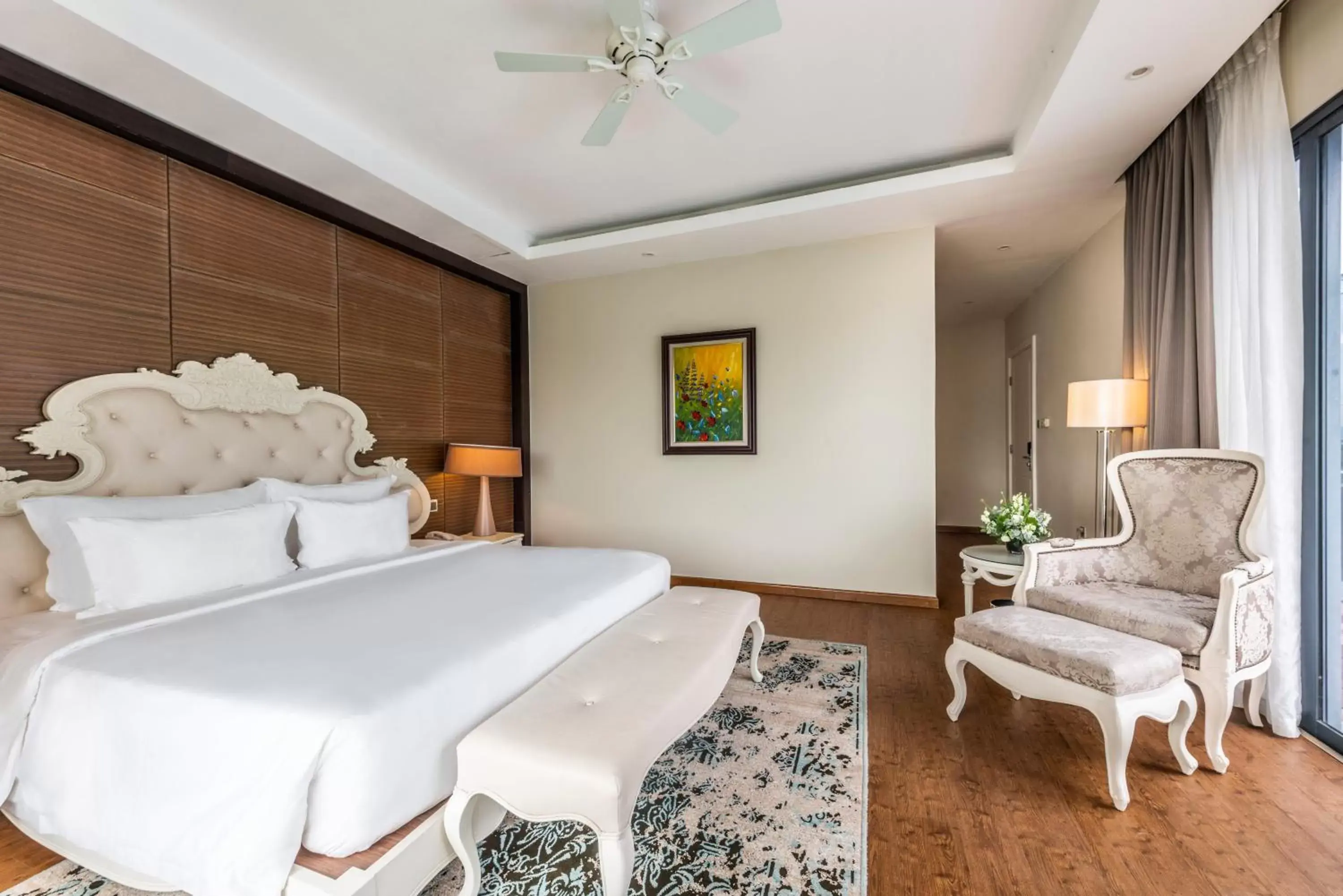 Bed in Vinpearl Resort & Spa Nha Trang Bay