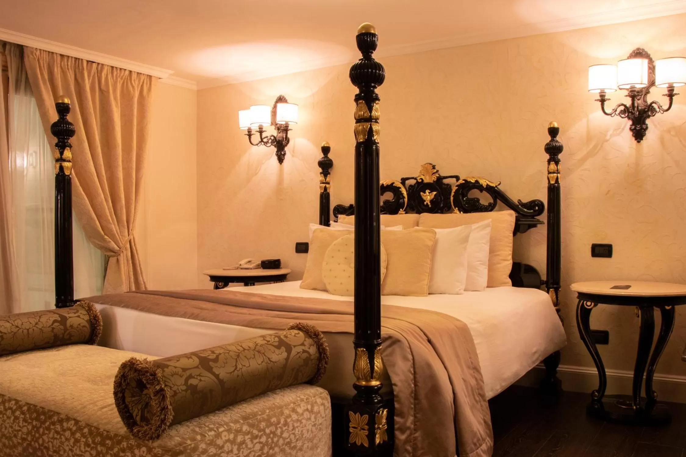 Bed in Villa Palma Boutique Hotel