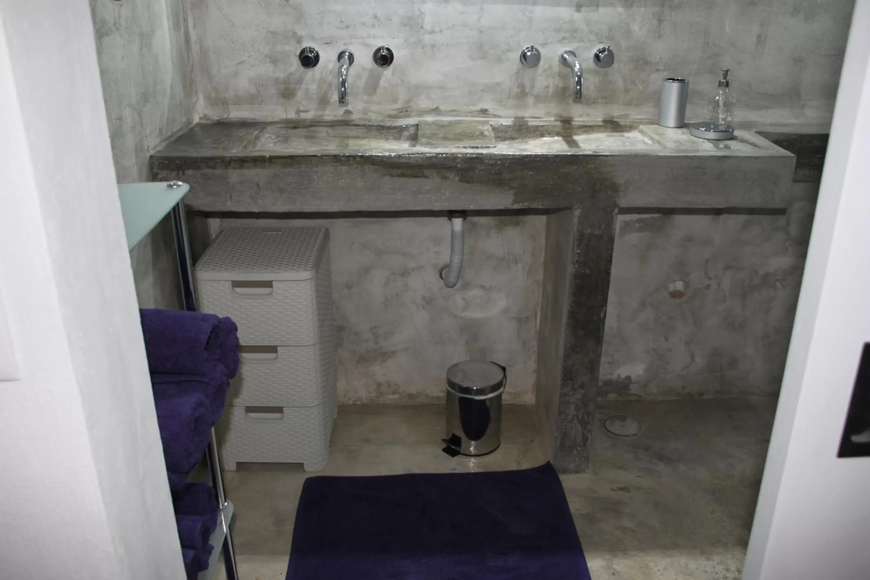 Decorative detail, Bathroom in Casa do Loureiro Branco