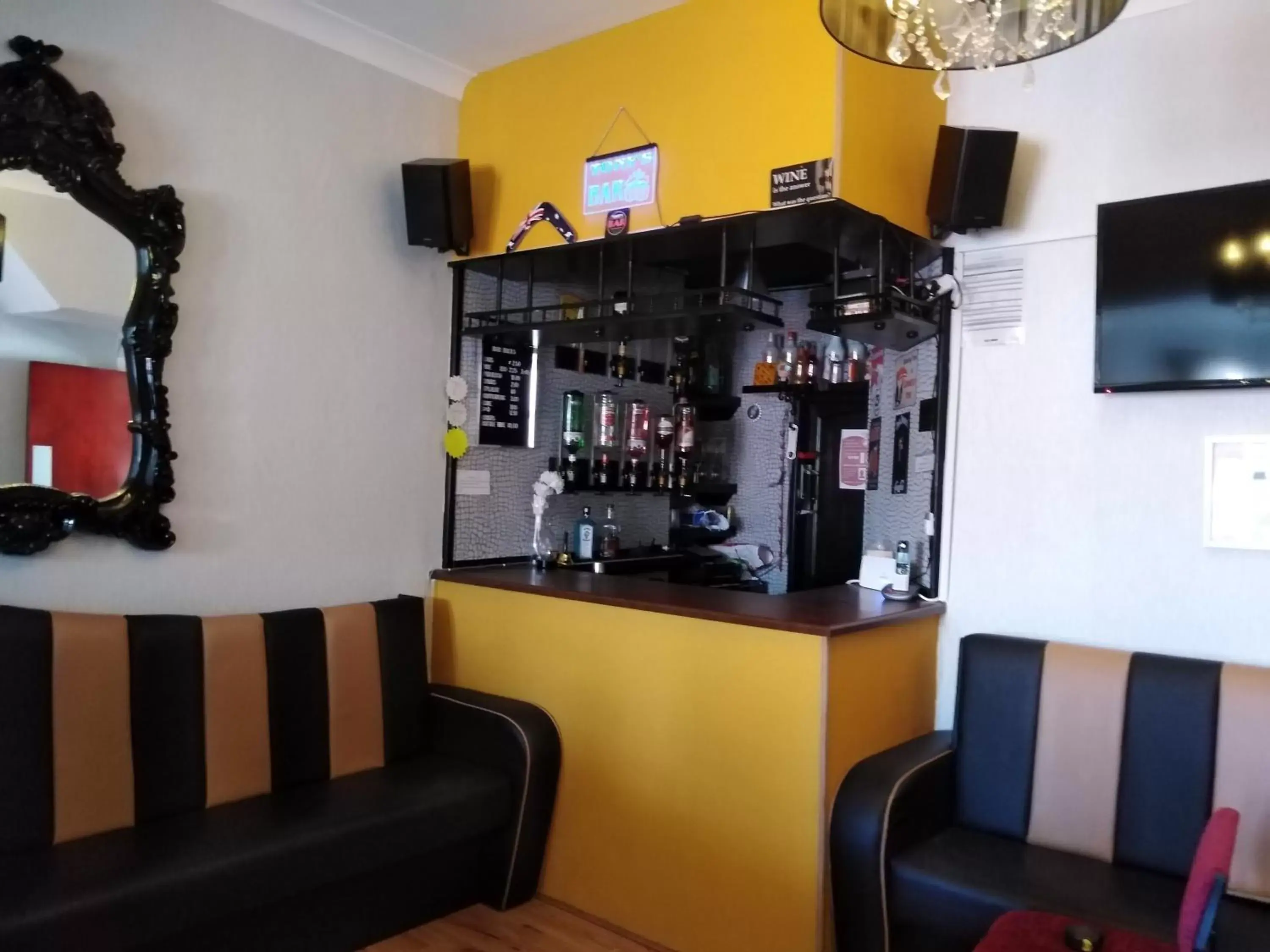 Lounge/Bar in Delamere Hotel