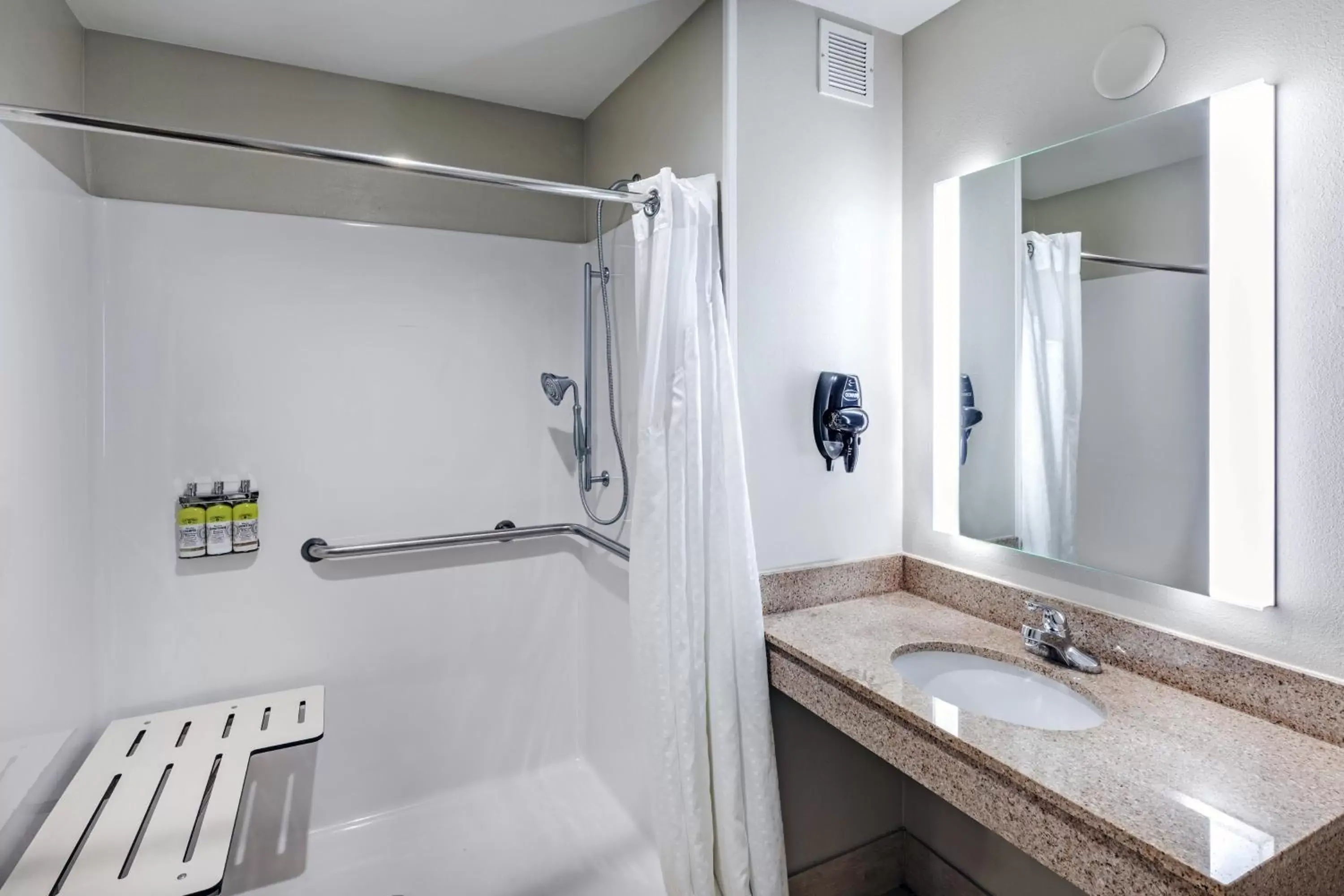 Photo of the whole room, Bathroom in Holiday Inn Express and Suites Pryor, an IHG Hotel