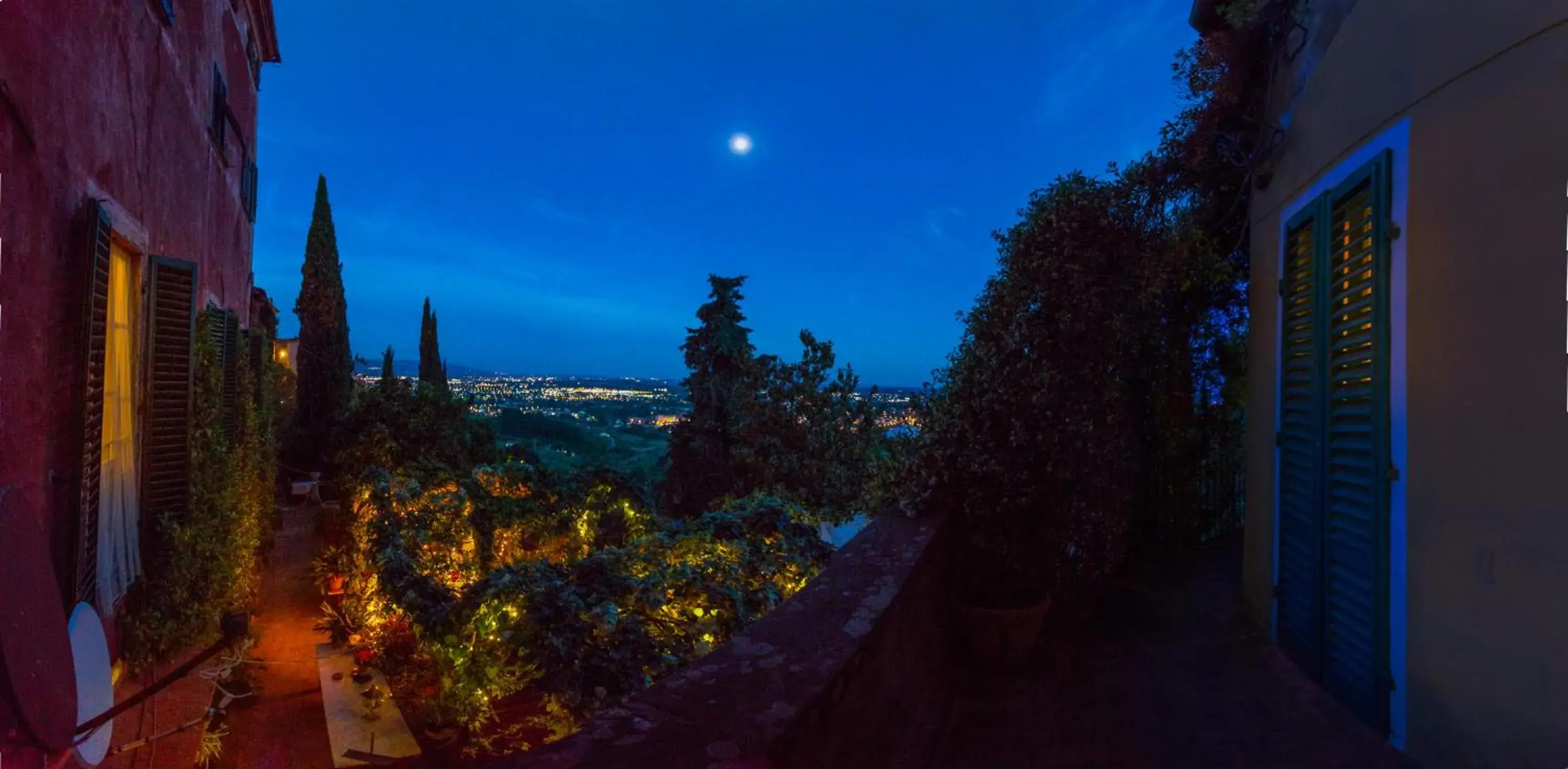 Garden, Balcony/Terrace in Hotel Villa Sermolli