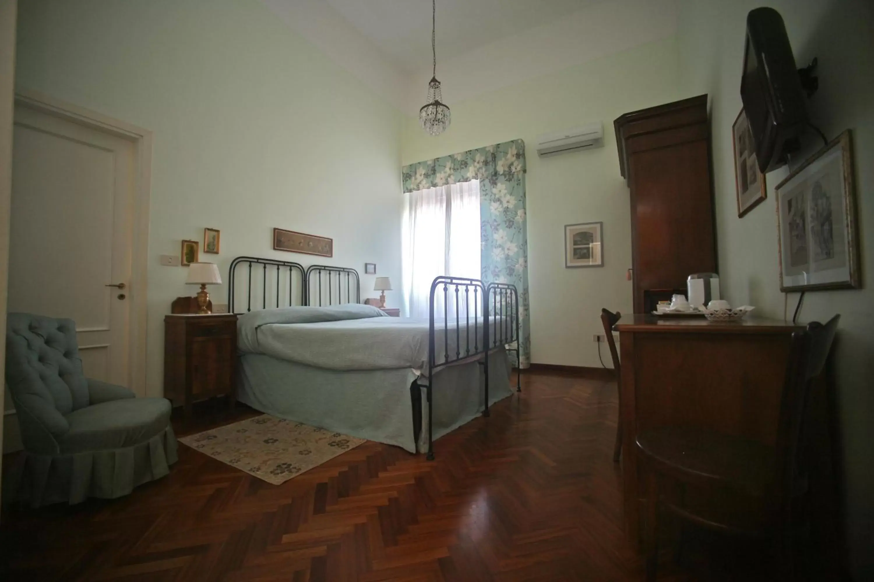 Day, Bed in Villa L'Aurora