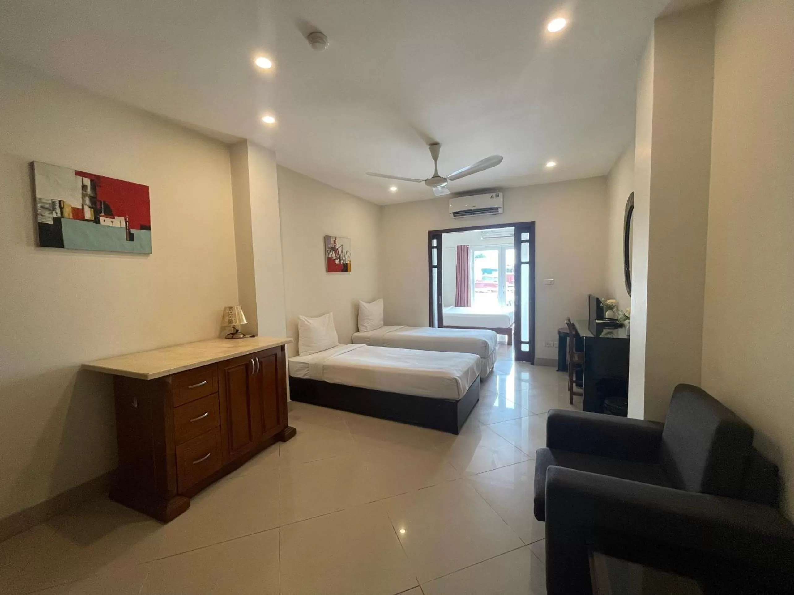 Property building in Rising Dragon Hotel