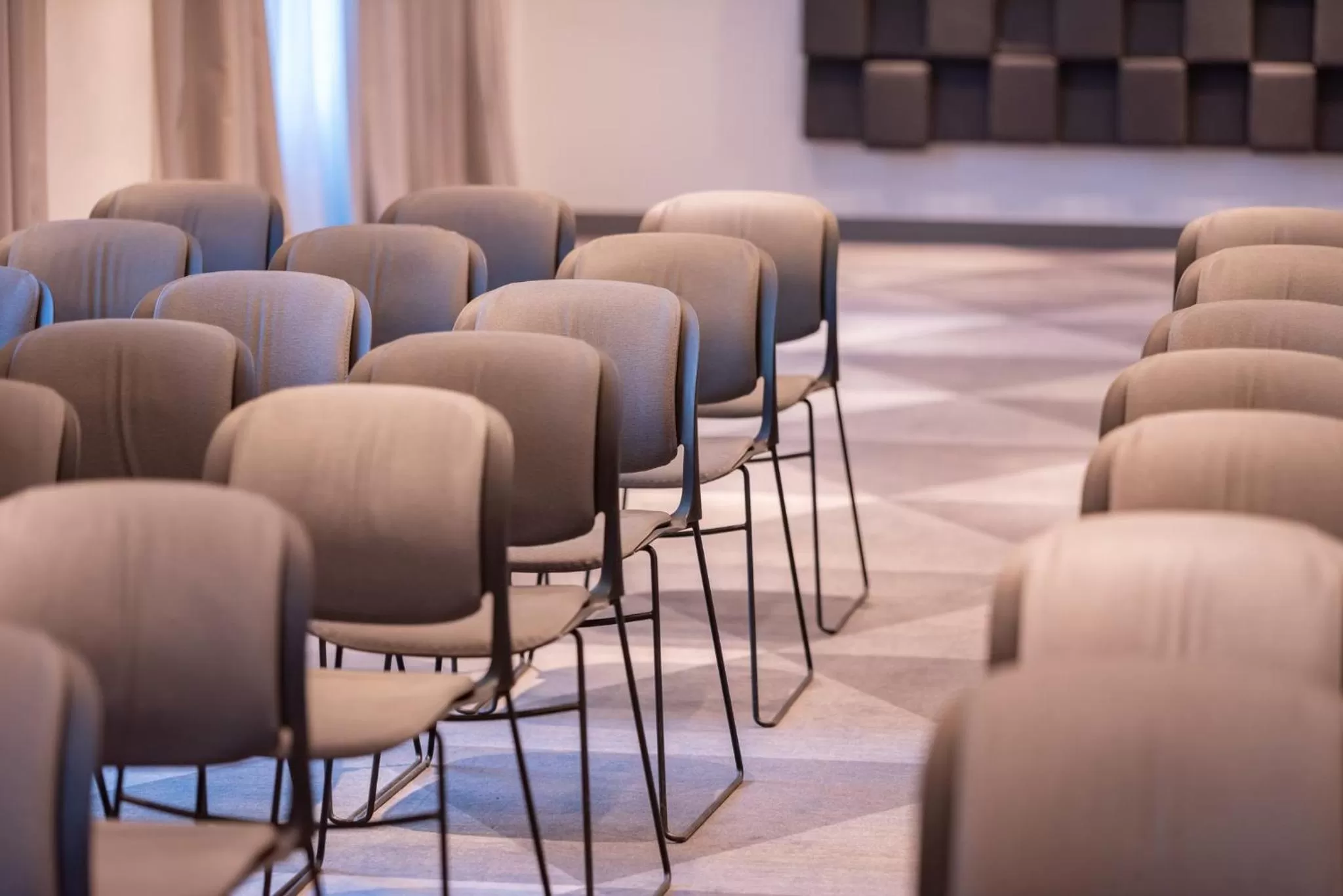 Meeting/conference room in Holiday Inn Express - Yerevan by IHG
