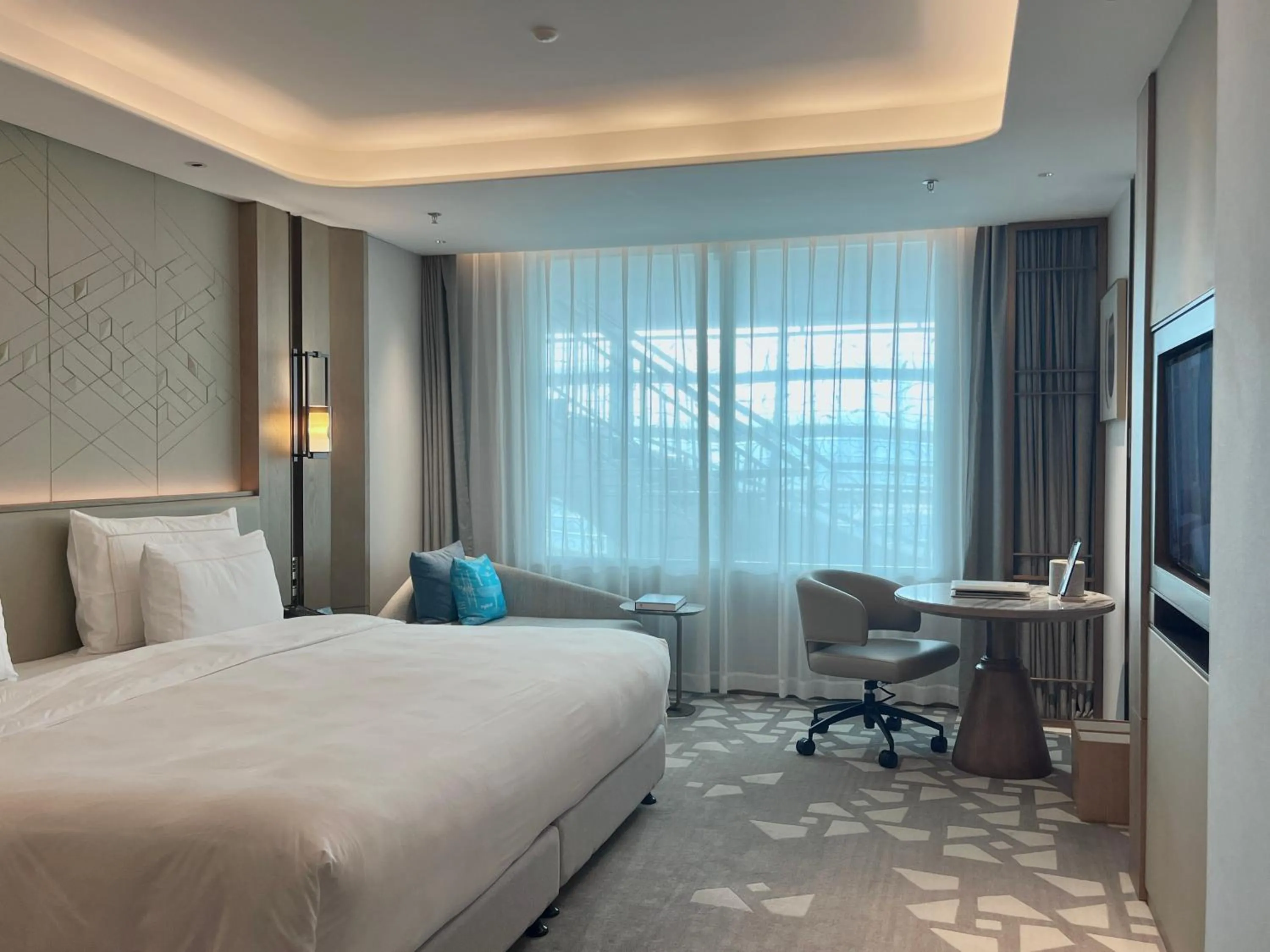 Photo of the whole room, Bed in Shenzhenair International Hotel