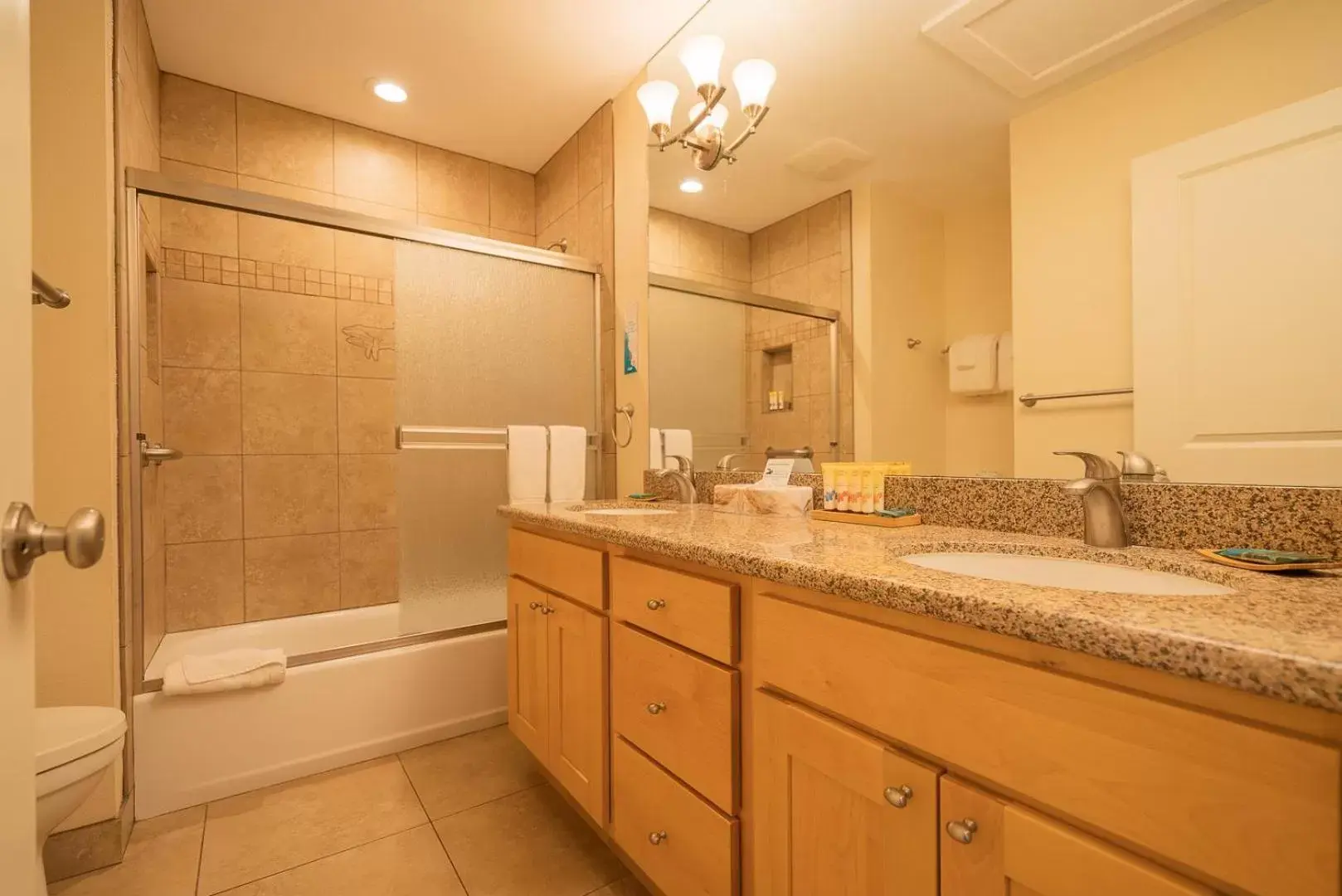 Bathroom in Napili Sunset Beach Front Resort