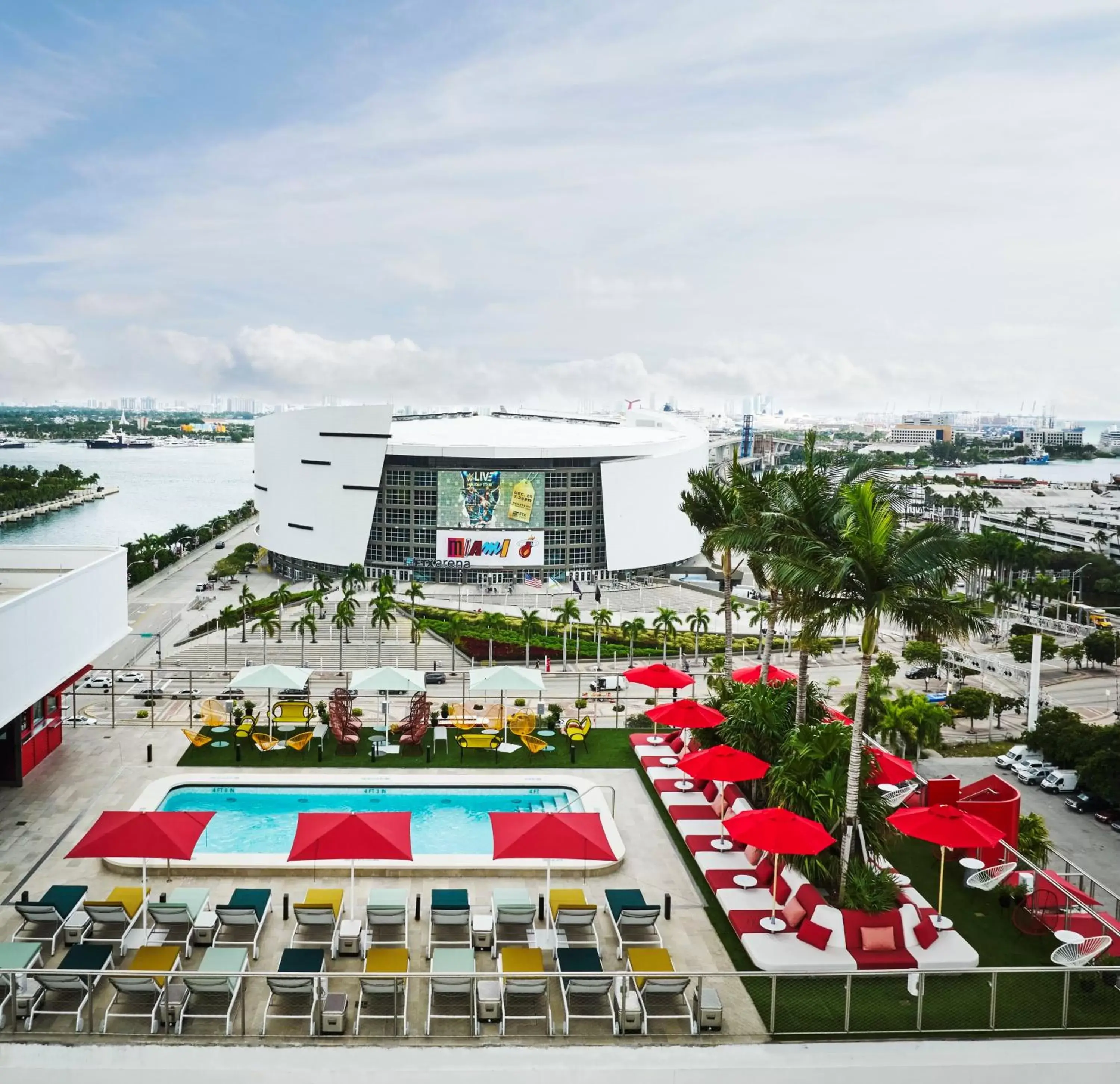 Bird's eye view, Pool View in citizenM Miami Worldcenter