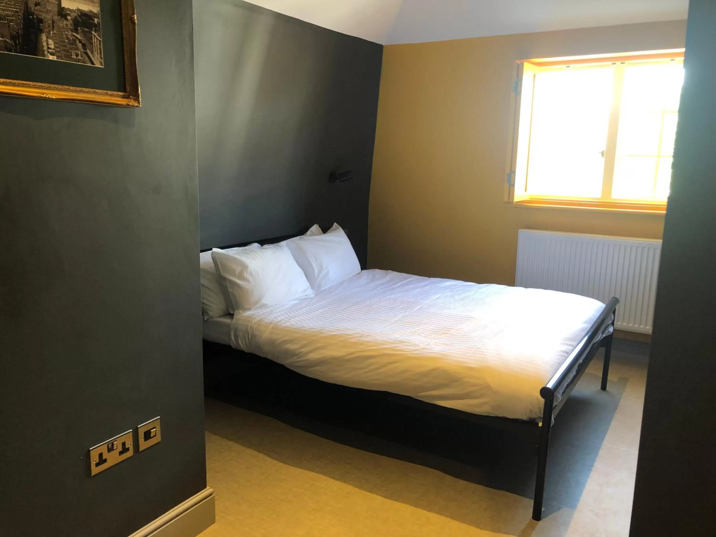 Bedroom, Bed in PubLove @ The Steam Engine,Waterloo