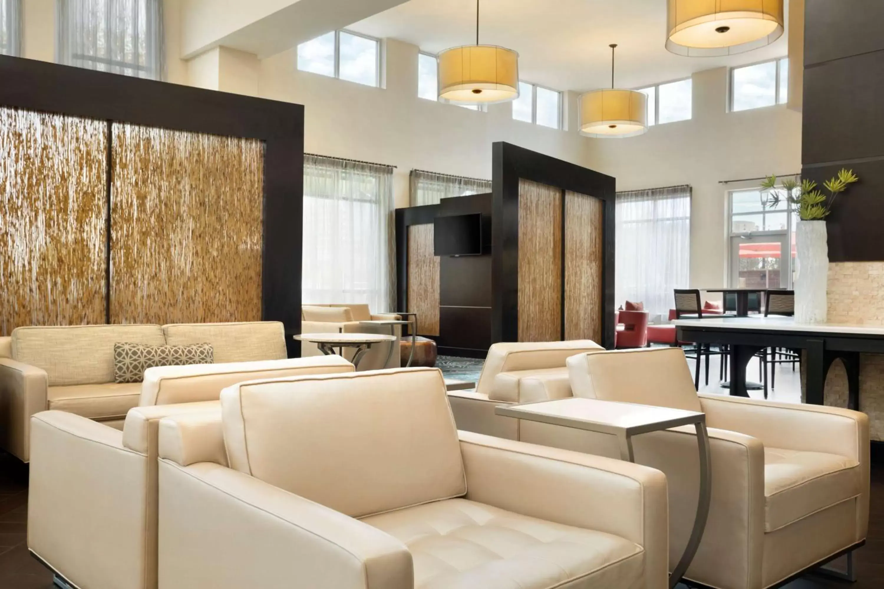 Lobby or reception, Lounge/Bar in Embassy Suites by Hilton Jackson North Ridgeland