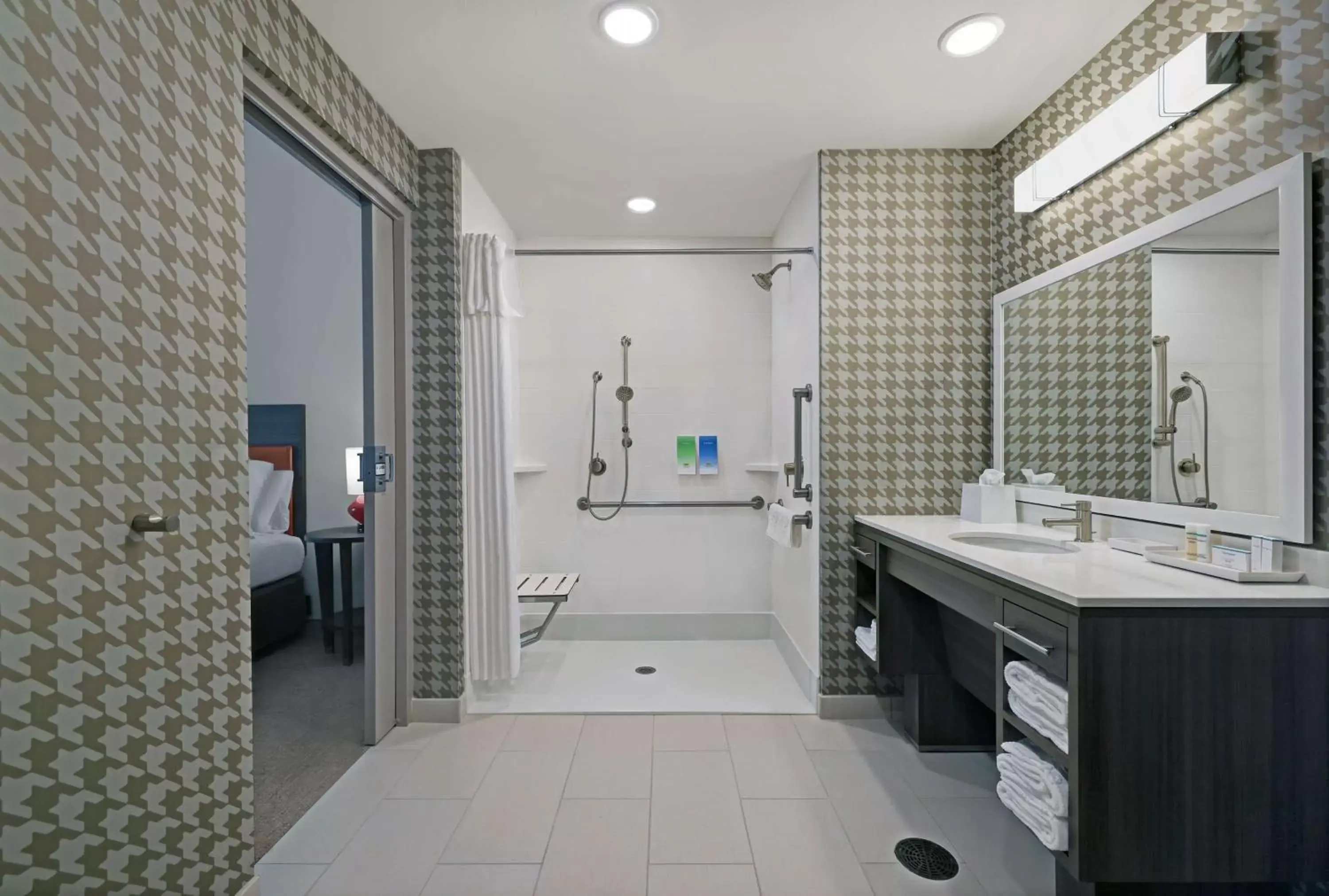 Bathroom in Home2 Suites By Hilton Salem