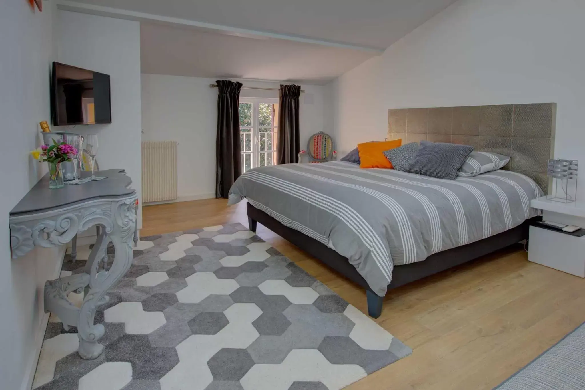 Superior King Room in Chateau du Palanquey & SPA Superior King Room in Chateau du Palanquey & SPA