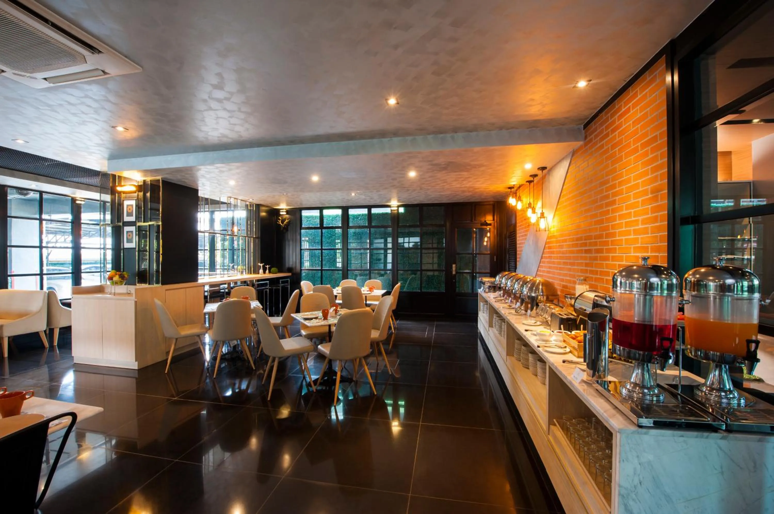 Restaurant/places to eat in Marigold Sukhumvit - Free Shuttle to BTS Bearing Station