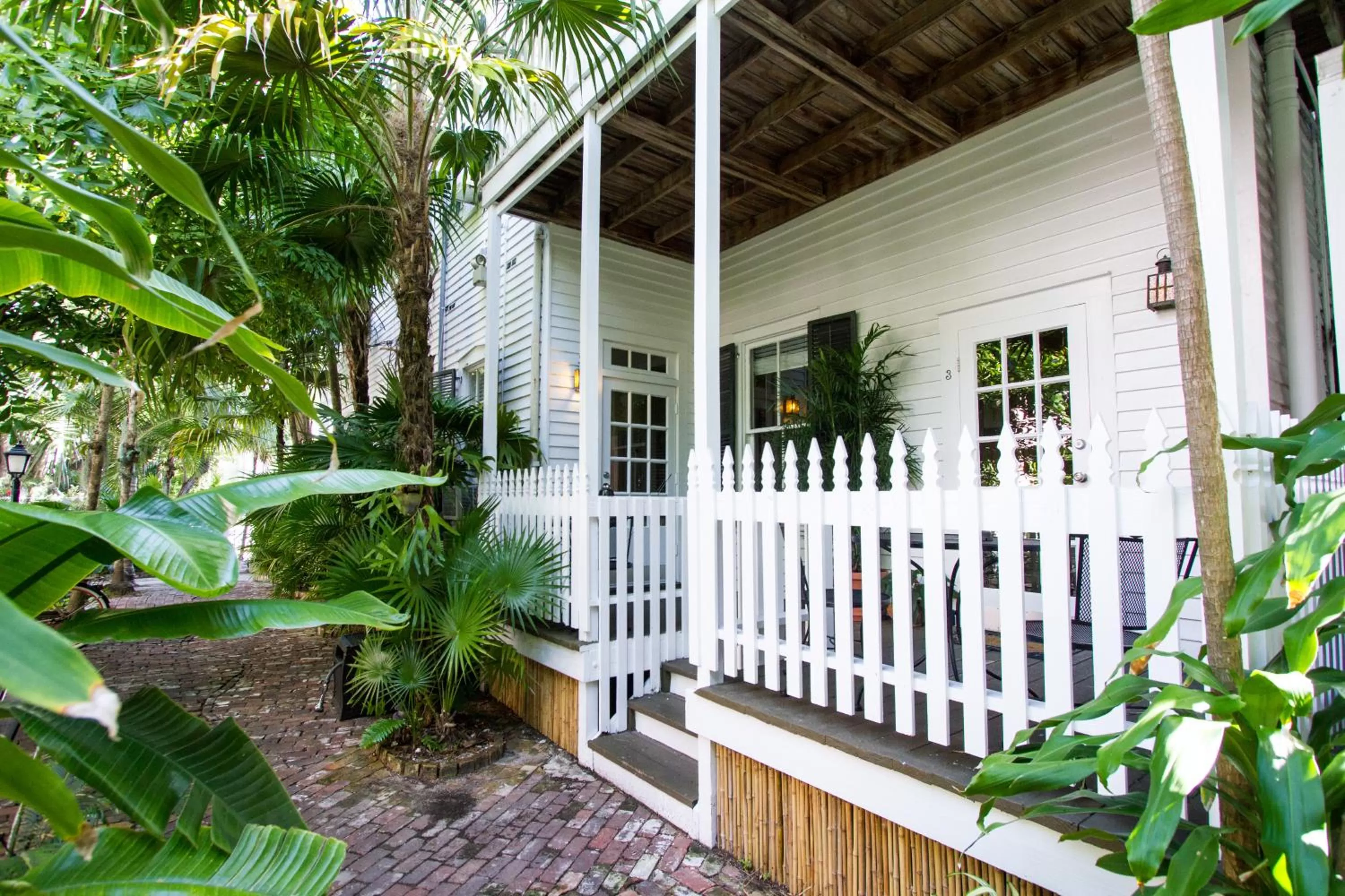 Facade/entrance, Property Building in Old Town Manor
